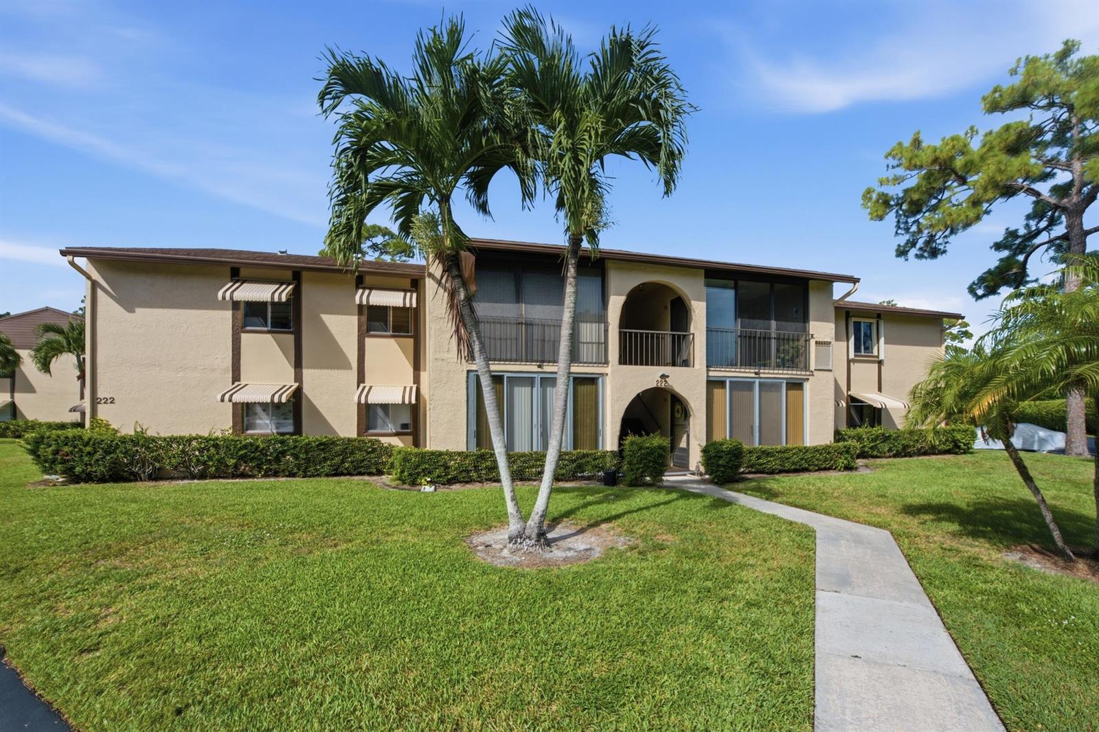 222 Pine Hov Circle # 2, FL 33463 photo 2
