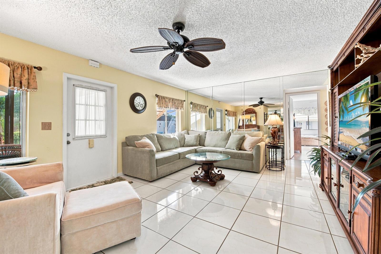 222 Pine Hov Circle # 2, FL 33463 photo 4