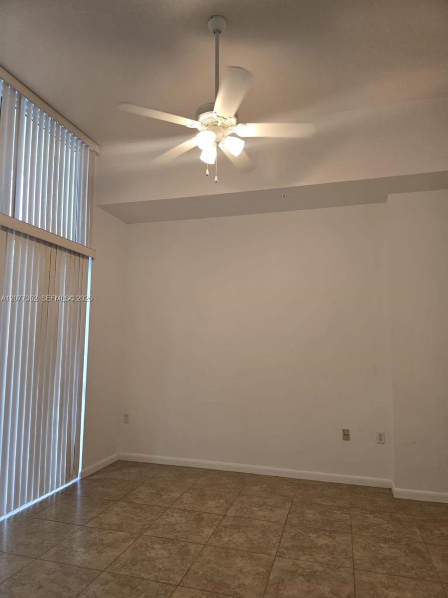 140 S Dixie Hwy, Hollywood FL 33020 photo 2