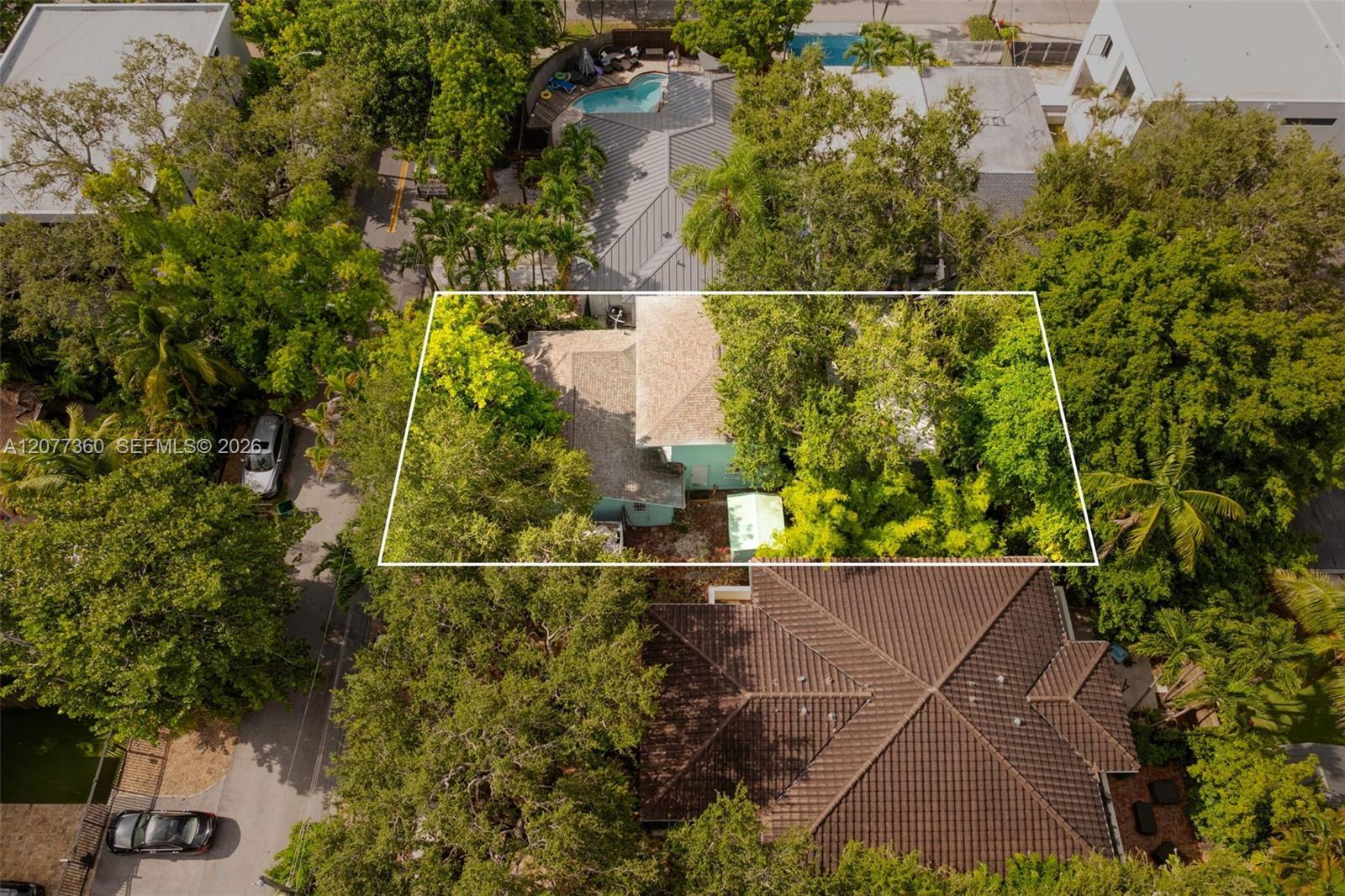 2952 Louise St, Coconut Grove FL 33133 photo 2