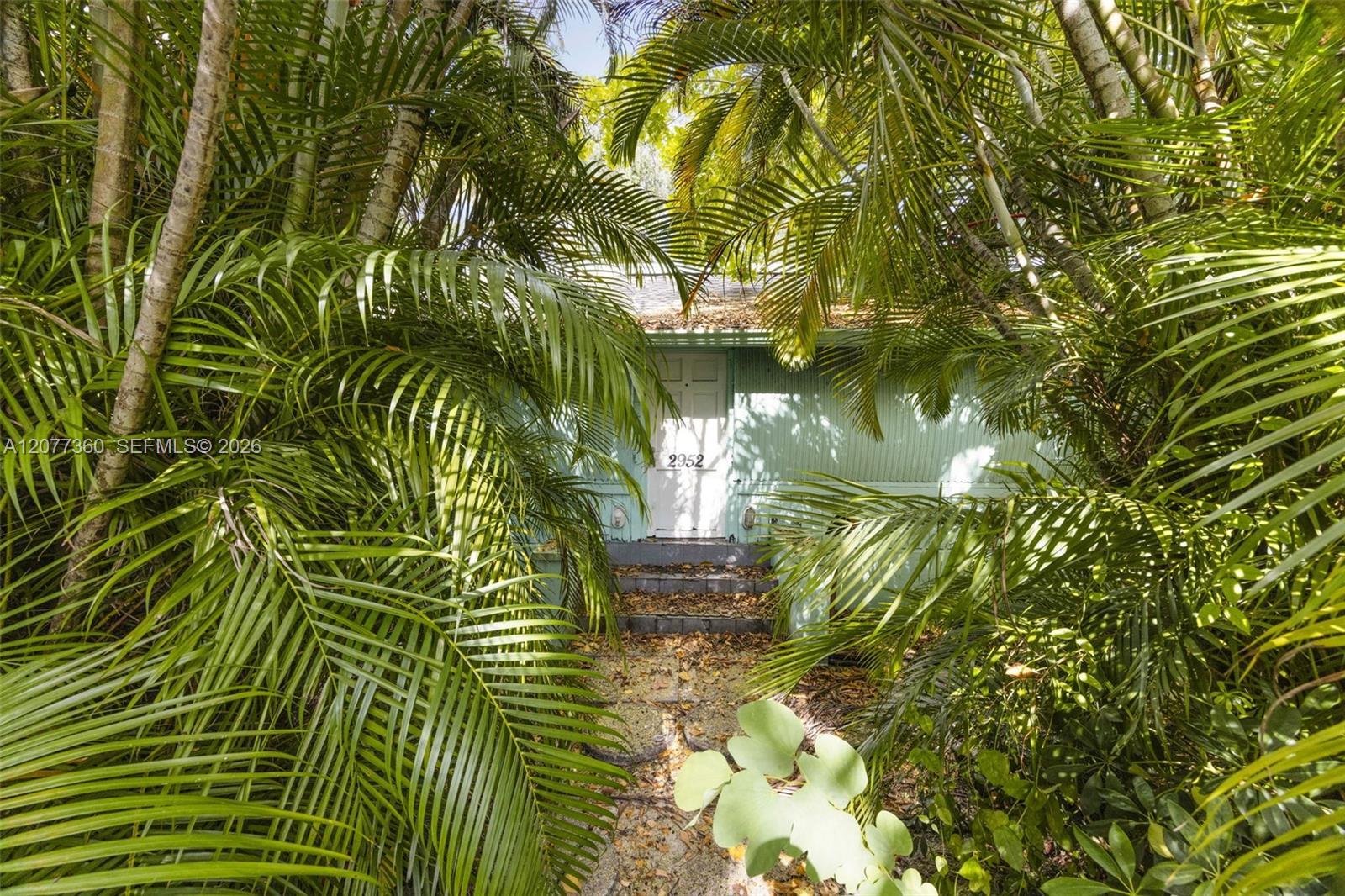2952 Louise St, Coconut Grove FL 33133 photo 5