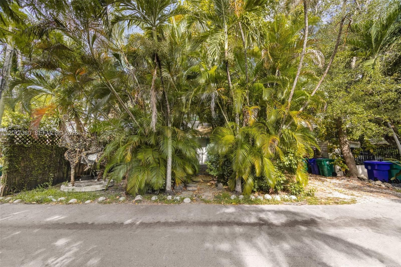 2952 Louise St, Coconut Grove FL 33133 photo 4