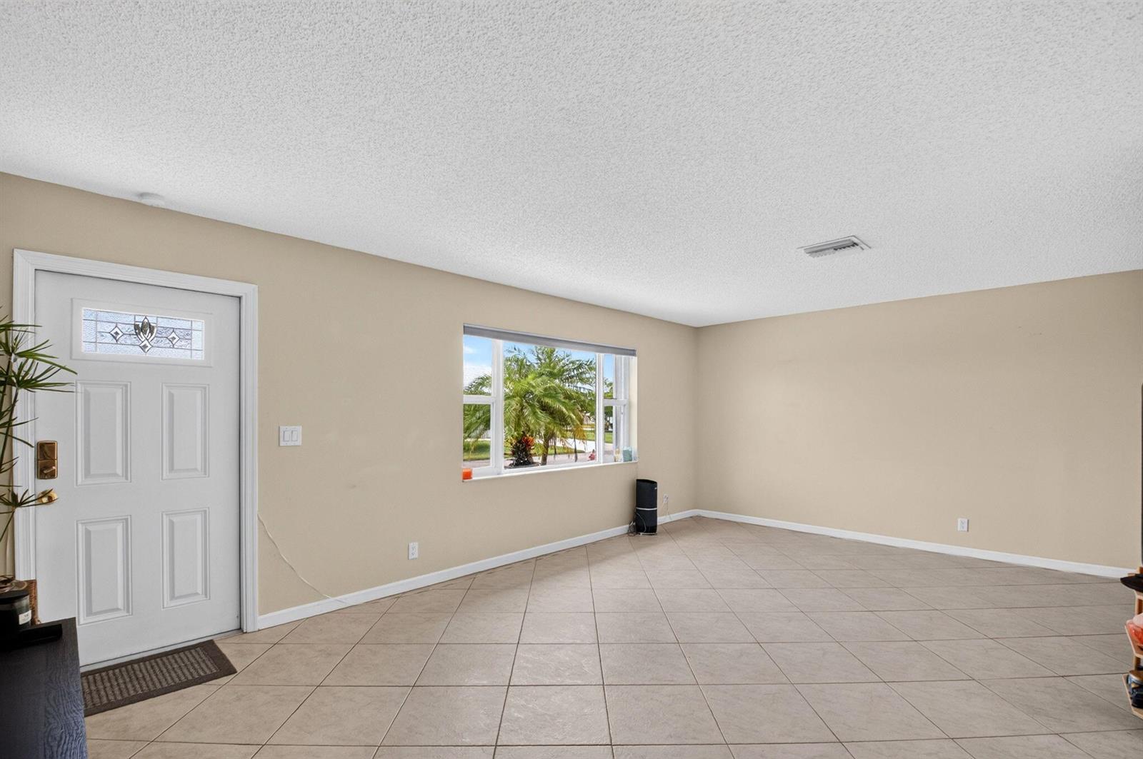 2116 SW 22ND Court, Boynton Beach FL 33426 photo 4
