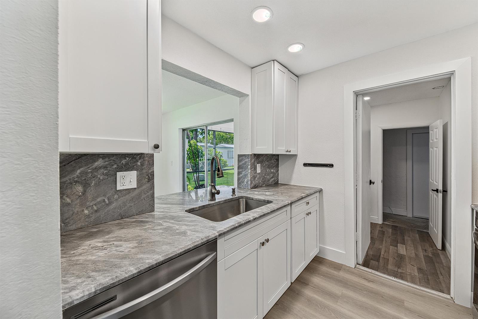 1190 NW 90TH Avenue, Plantation FL 33322 photo 2
