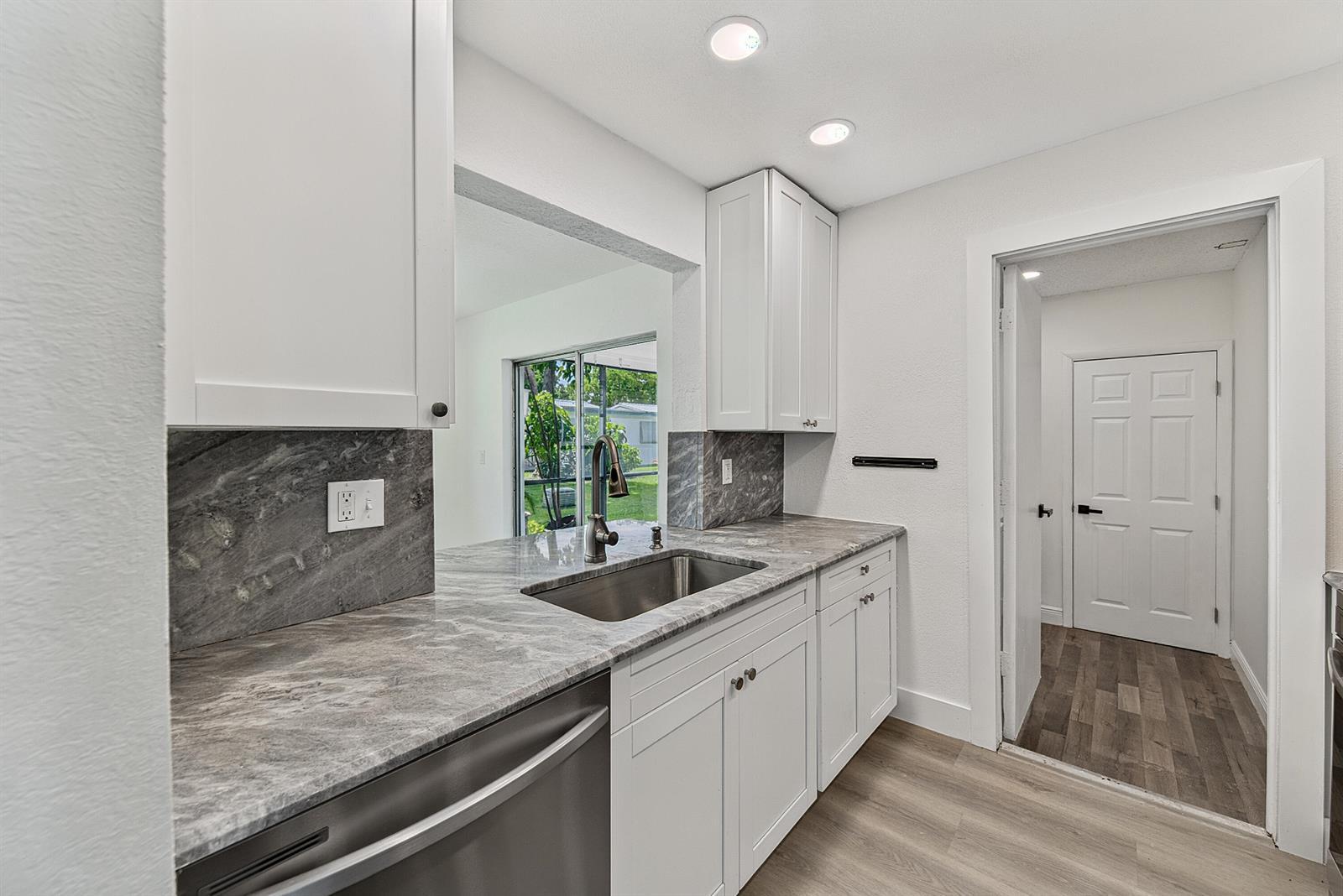 1190 NW 90TH Avenue, Plantation FL 33322 photo 3