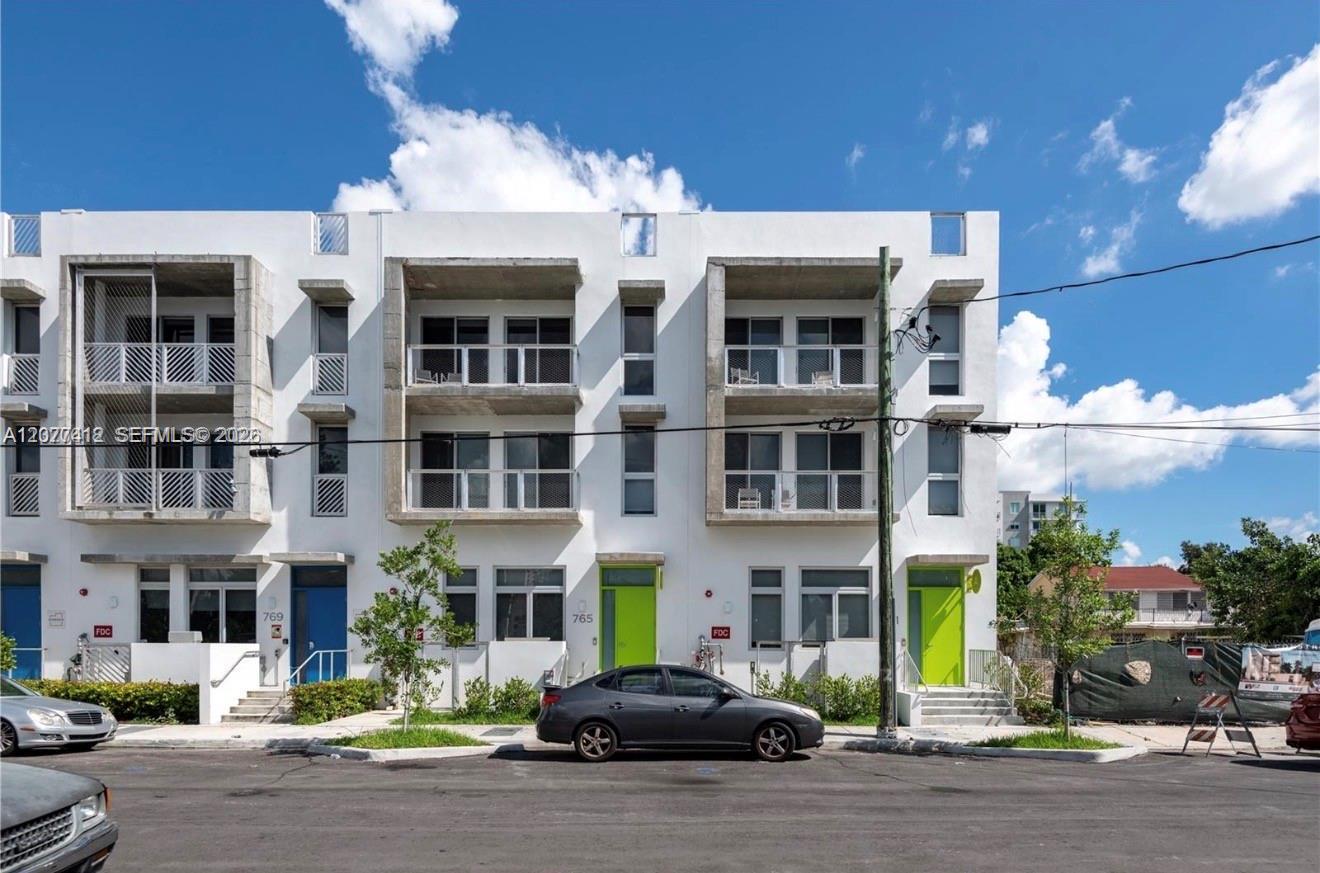 765 NW 1st St # 301, Miami FL 33128