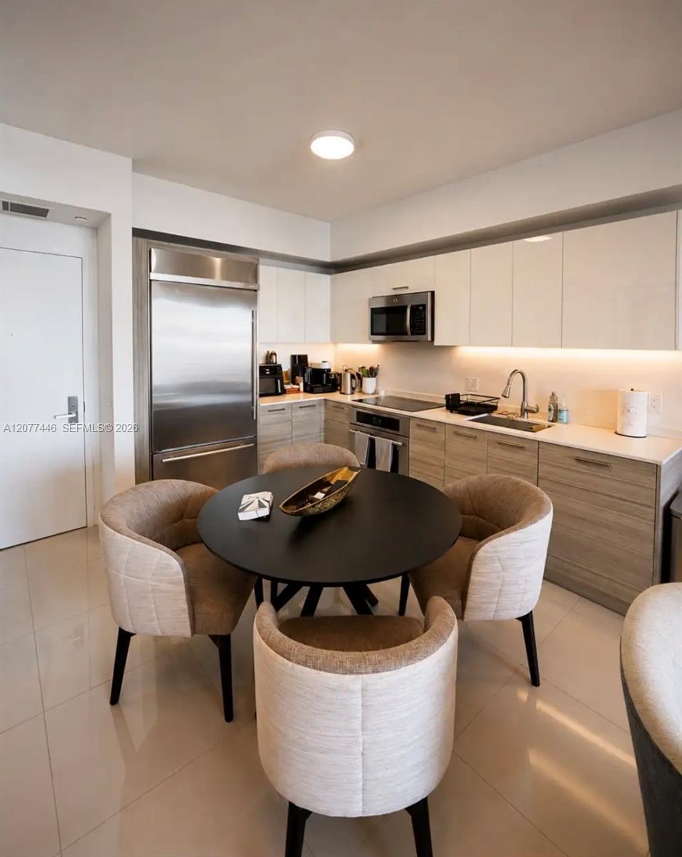 1300 Brickell Bay Dr # 1807, Miami FL 33131 photo 5