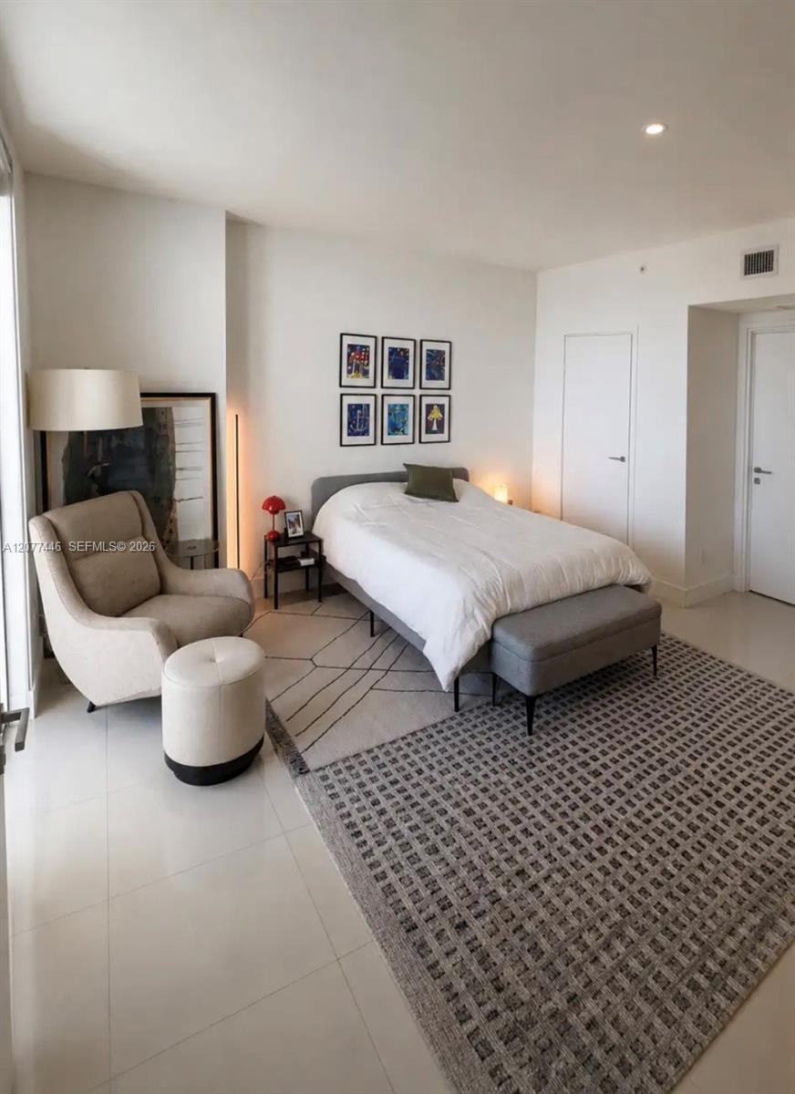 1300 Brickell Bay Dr # 1807, Miami FL 33131 photo 4
