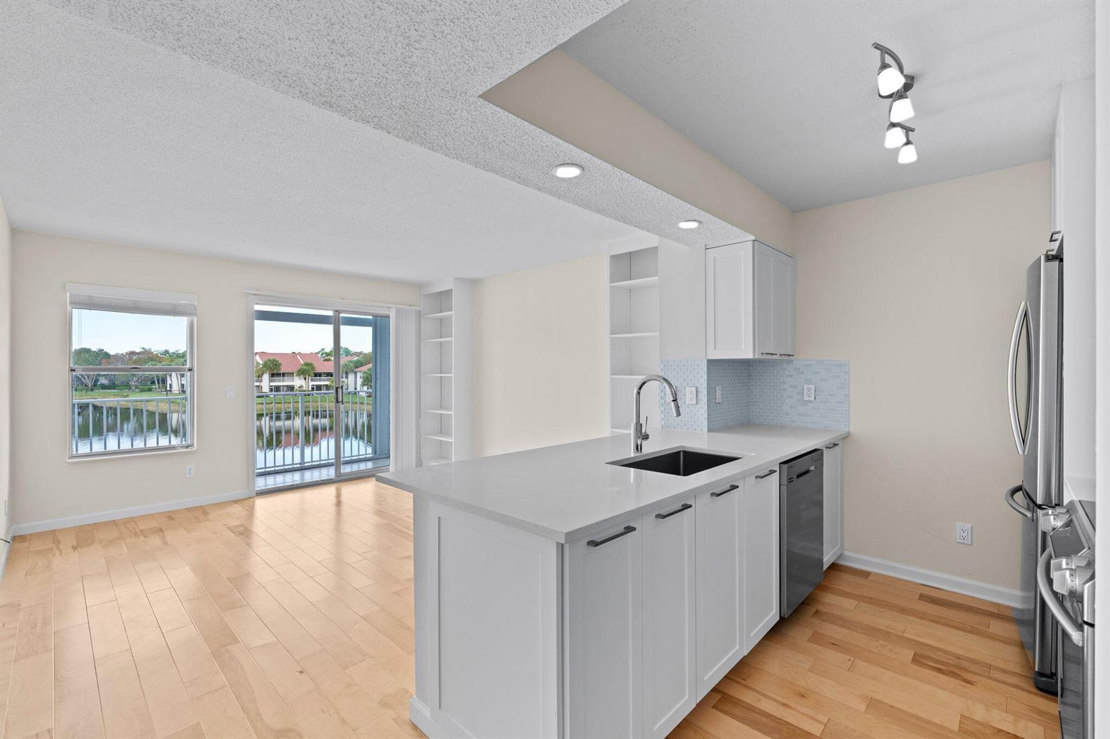 286 Cypress Point Drive, Palm Beach Gardens FL 33418 photo 4