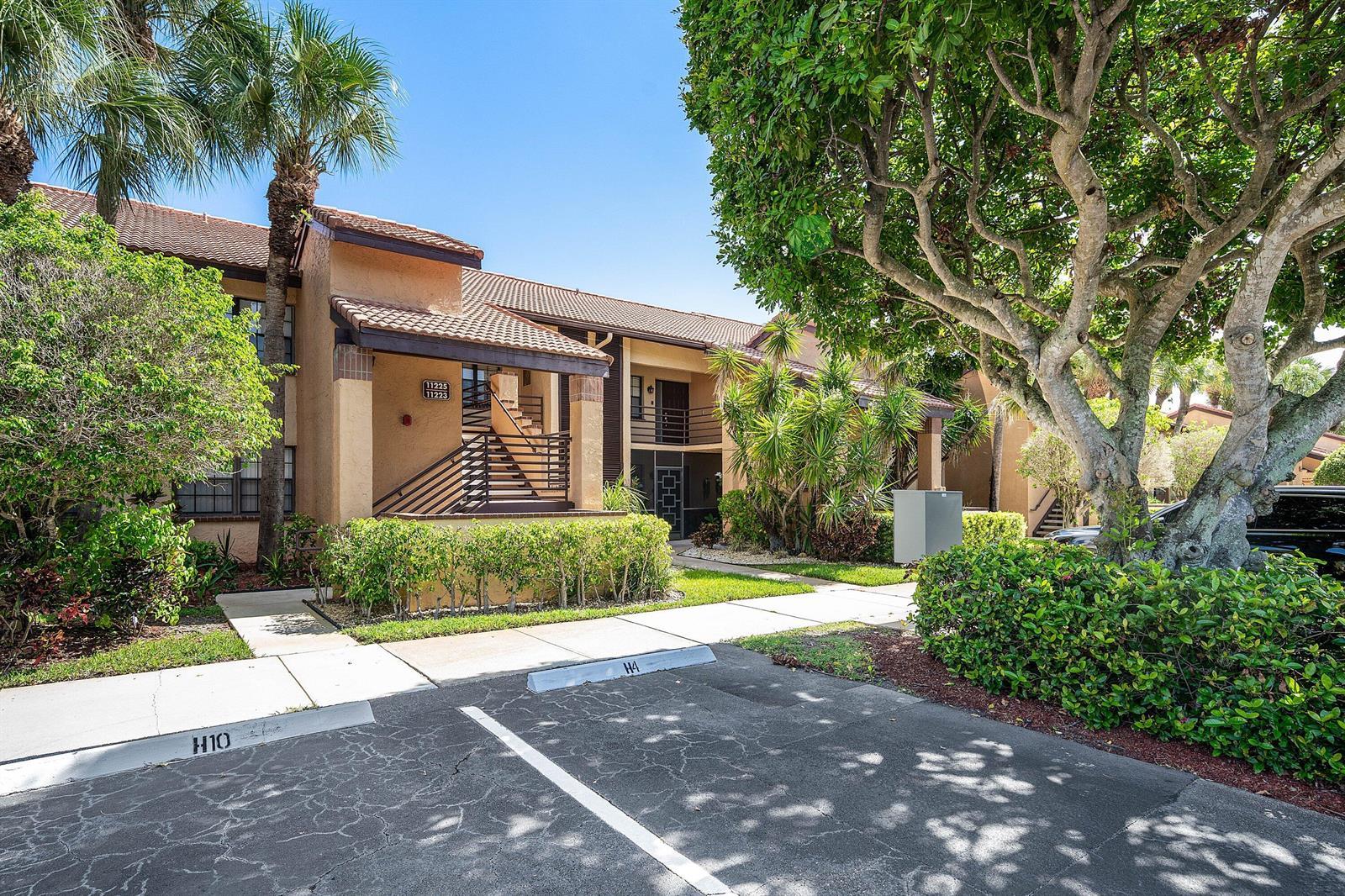 11223 Aspen Glen Drive, Boynton Beach FL 33437 photo 2