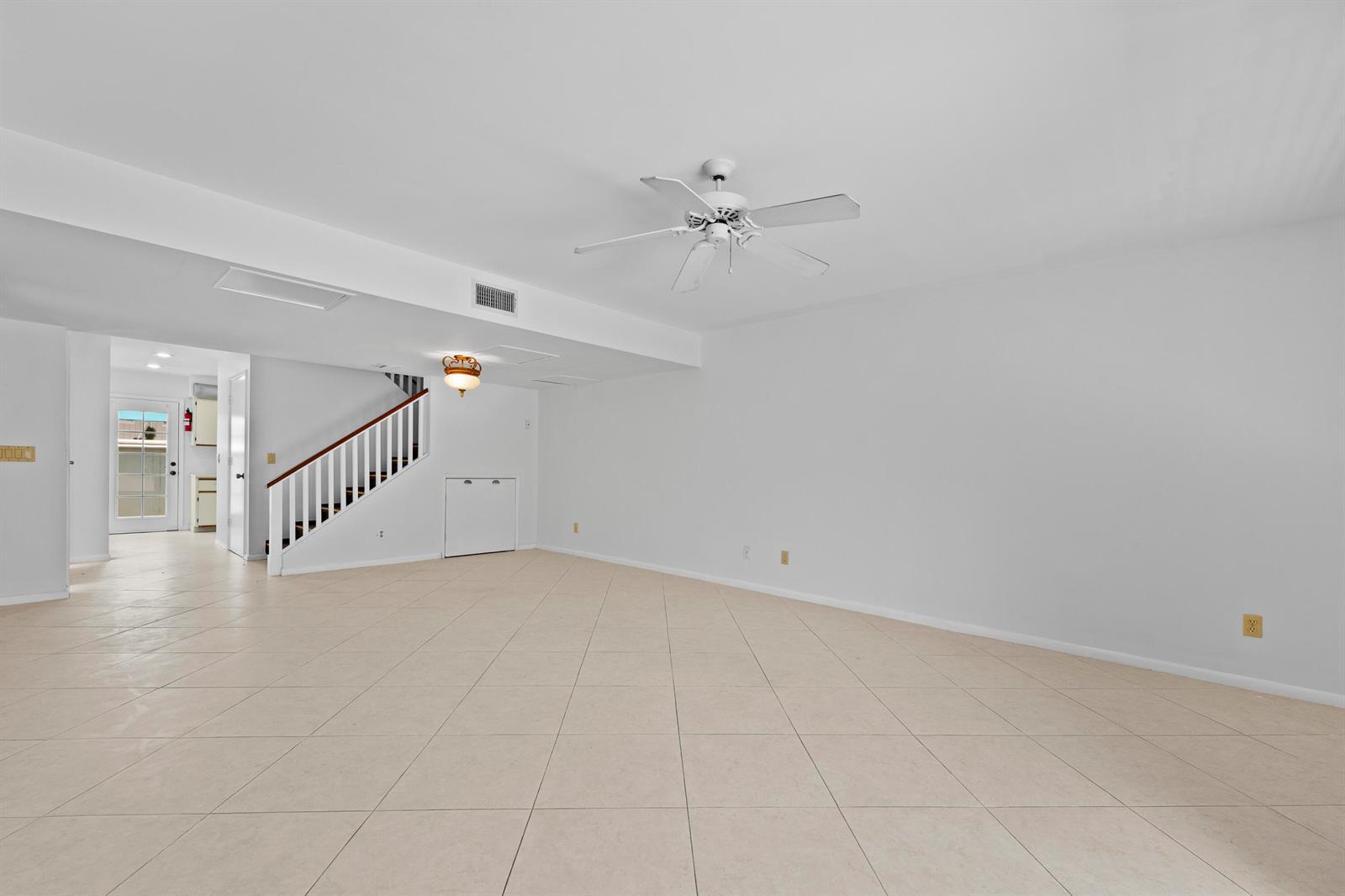 6151 Riverwalk Lane Unit 8, Jupiter FL 33458 photo 4