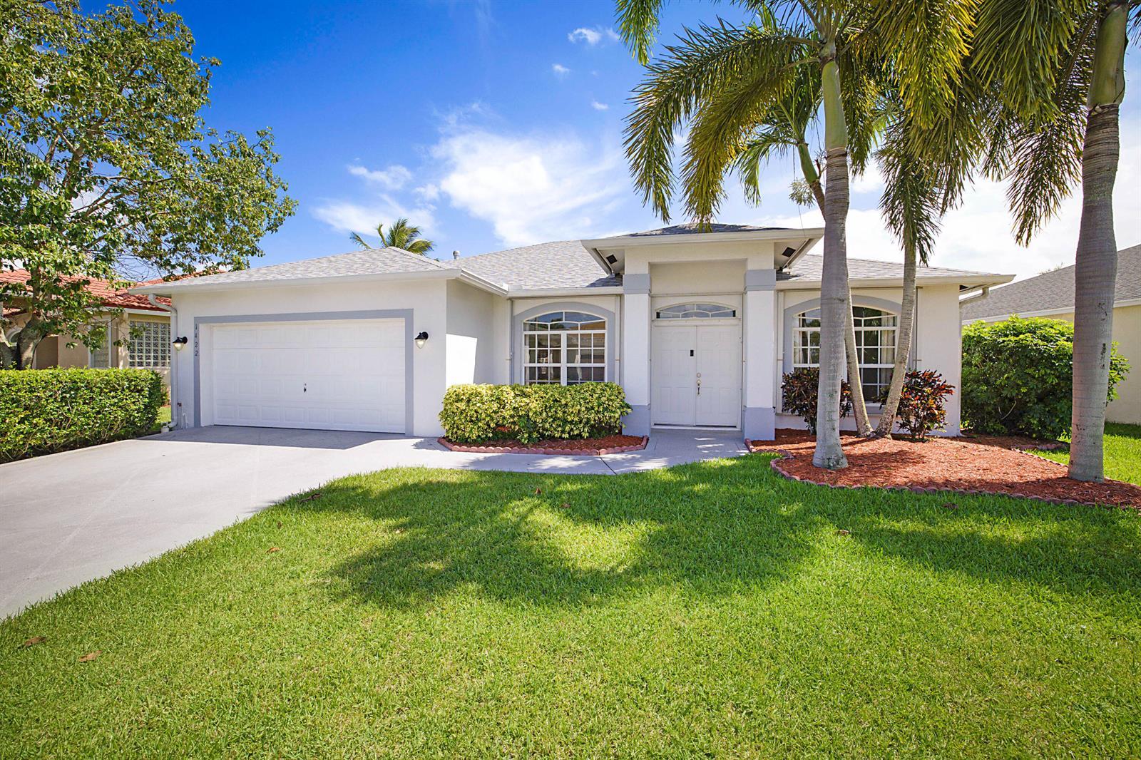 1422 Fairway Circle, FL 33413 photo 4