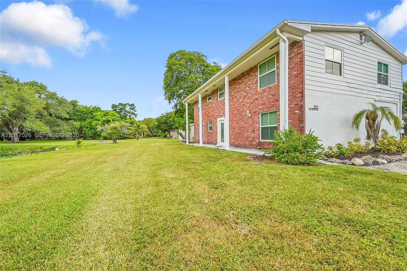 1201 Old Hiatus Rd, Plantation FL 33323 photo 2