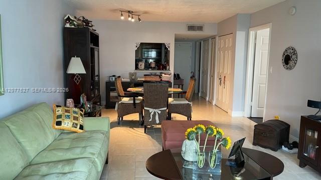 100 Lakeview Dr # 103, Weston FL 33326 photo 3