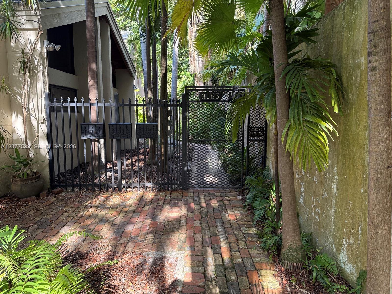 3165 Center St # 1, Miami FL 33133