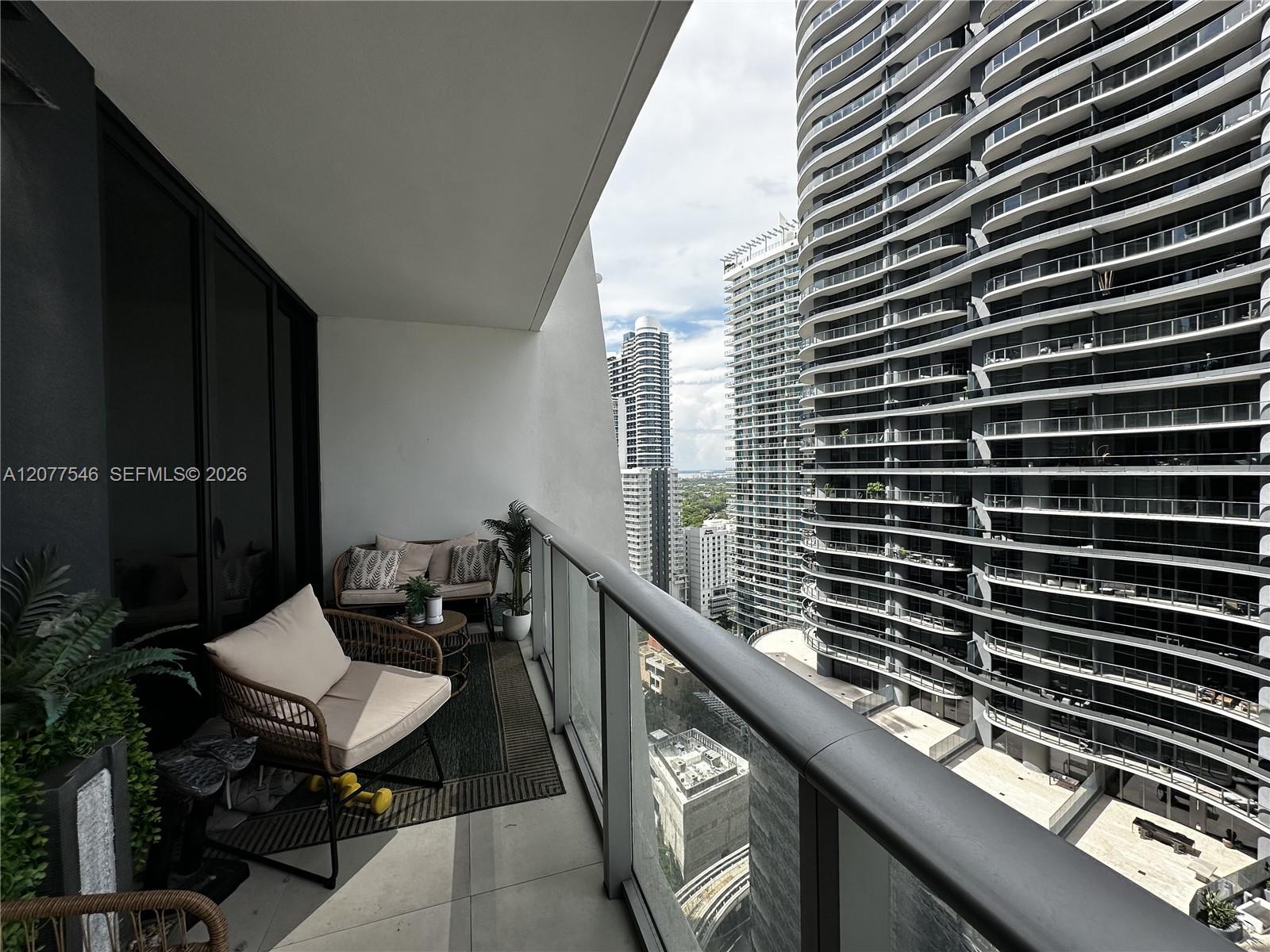Miami, FL 33131 photo 2