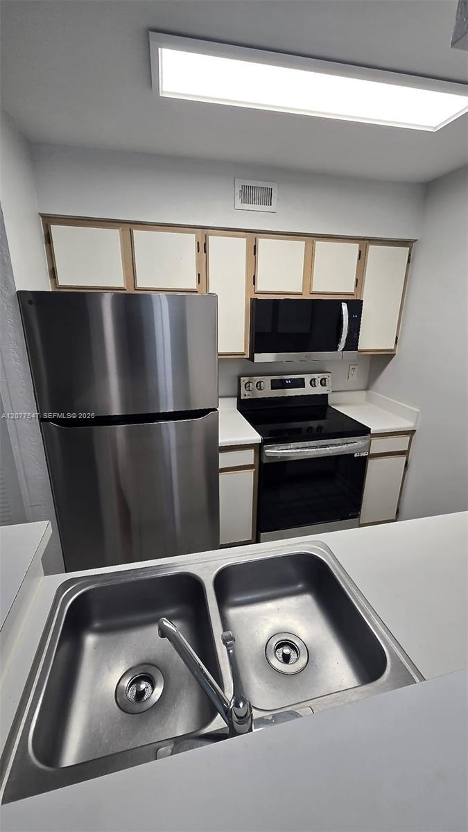 2881 N Oakland Forest Dr # 103, Oakland Park FL 33309 photo 2