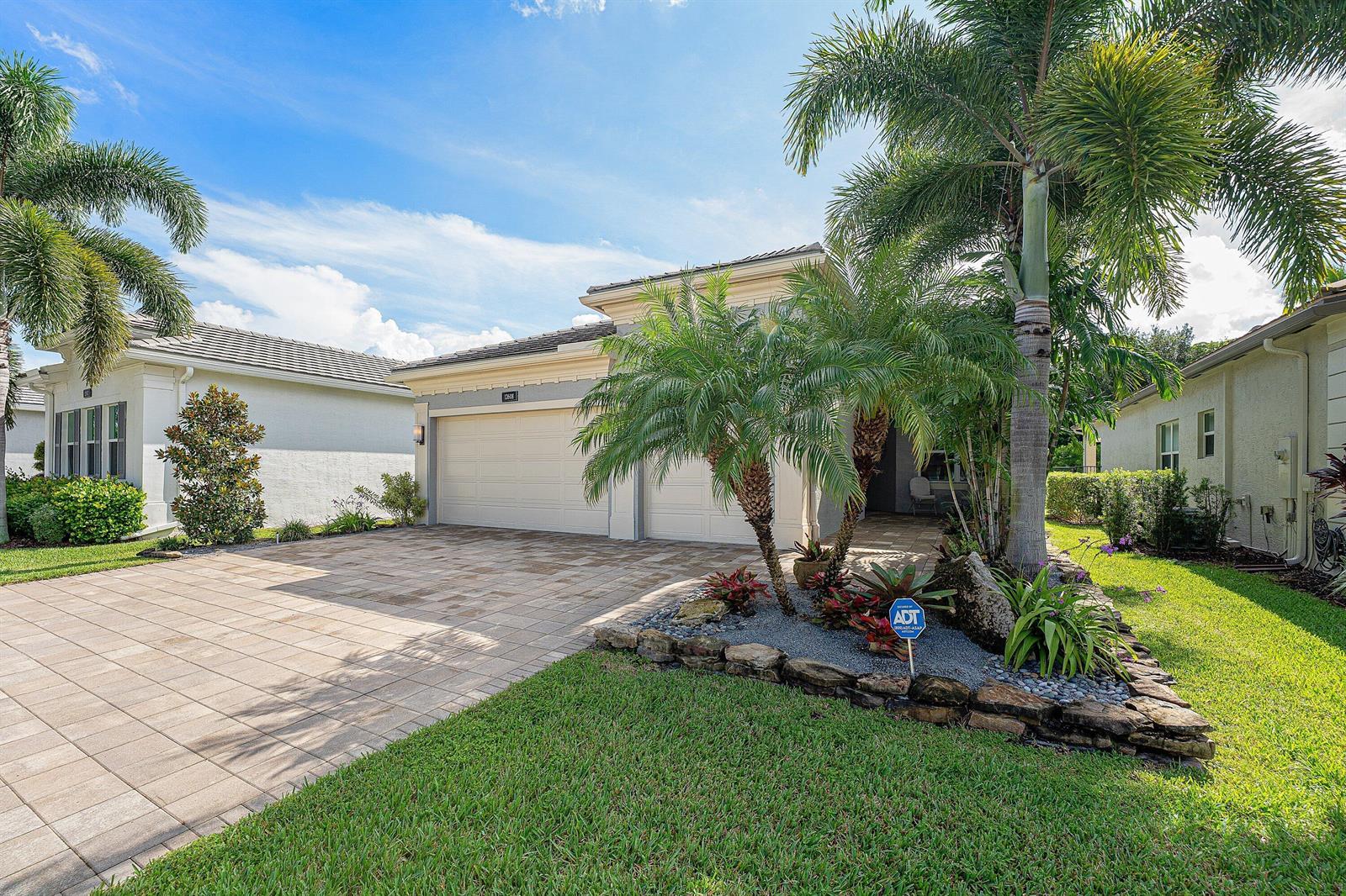 12608 CRESTED BUTTE Avenue, Boynton Beach FL 33473 photo 2