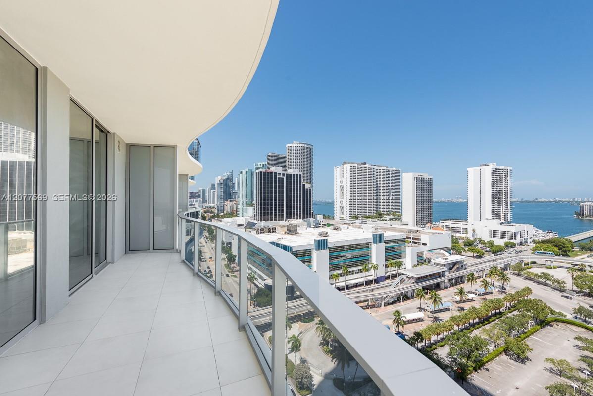1400 Biscayne # 1604, Miami FL 33132 photo 2