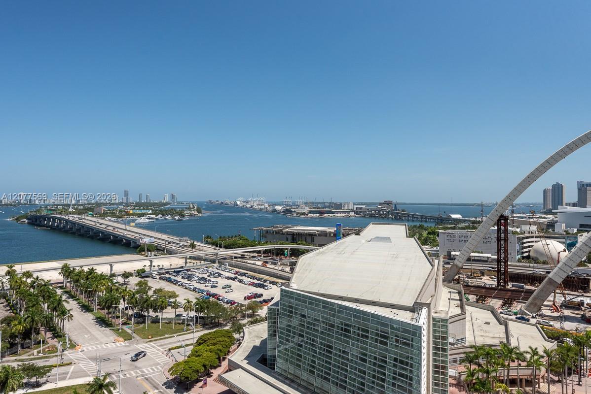1400 Biscayne # 1604, Miami FL 33132 photo 4