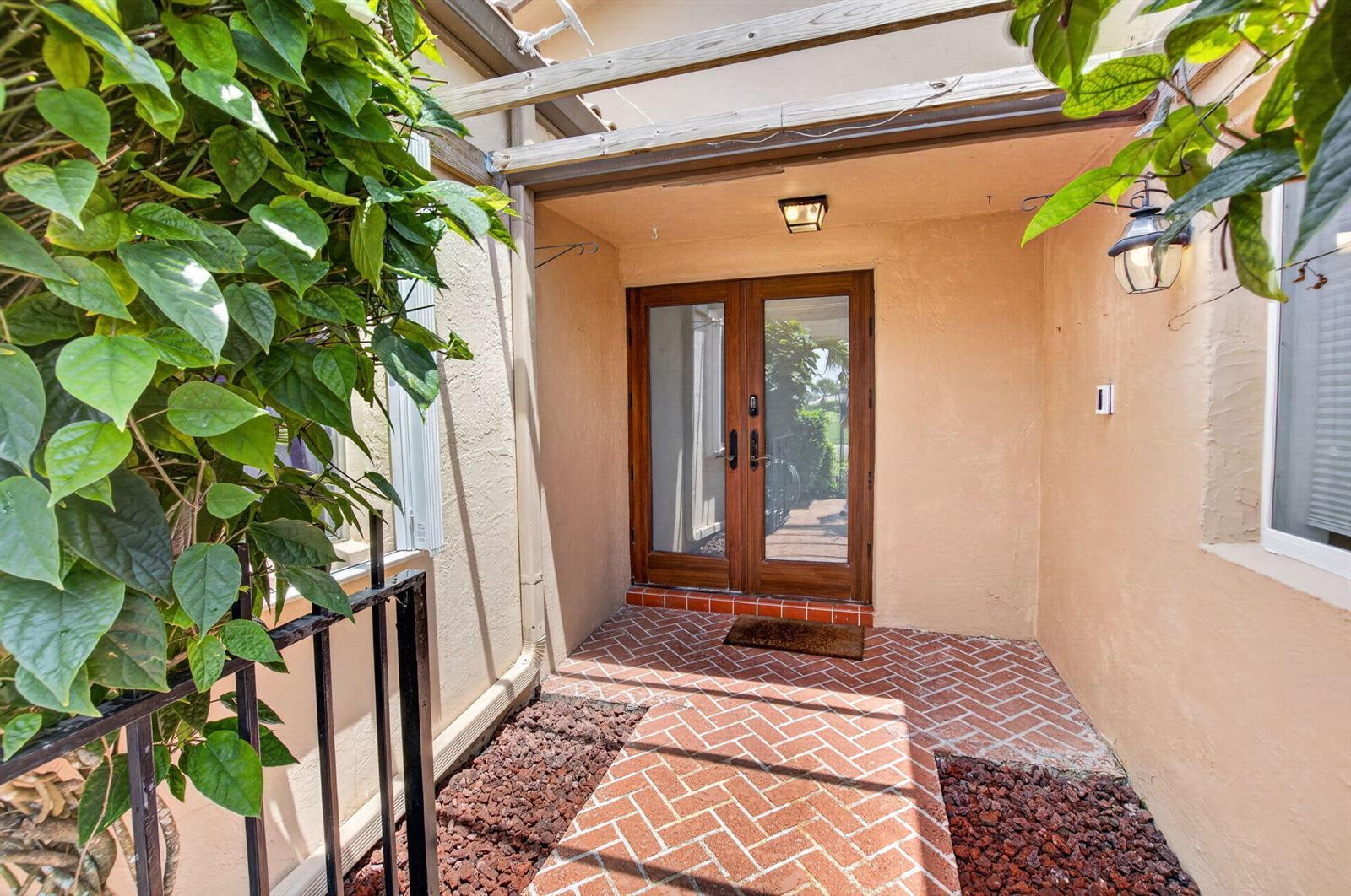 7658 SOLIMAR Circle, Boca Raton FL 33433 photo 4