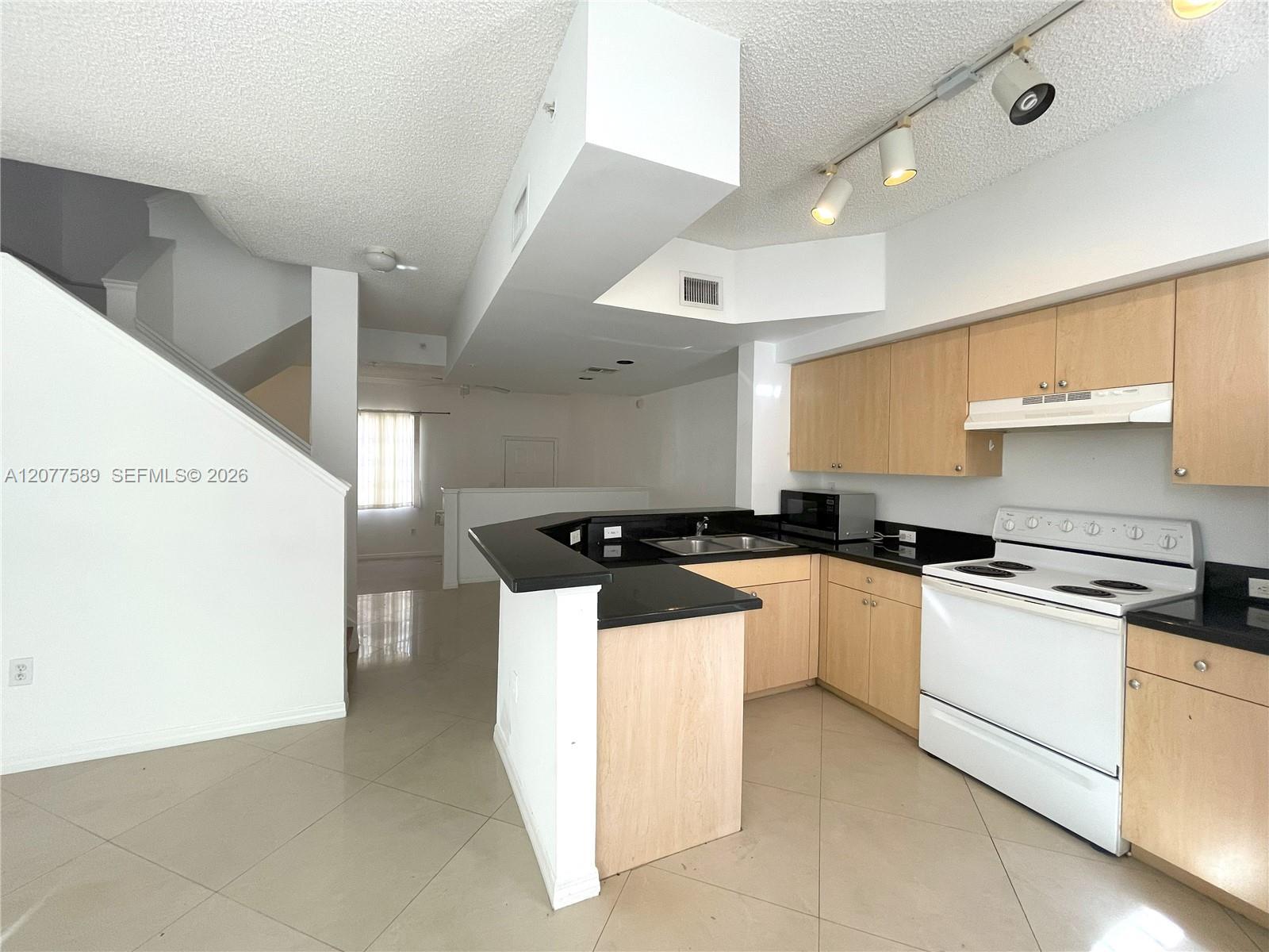 2831 NE 185th St # 603, Aventura FL 33180 photo 5