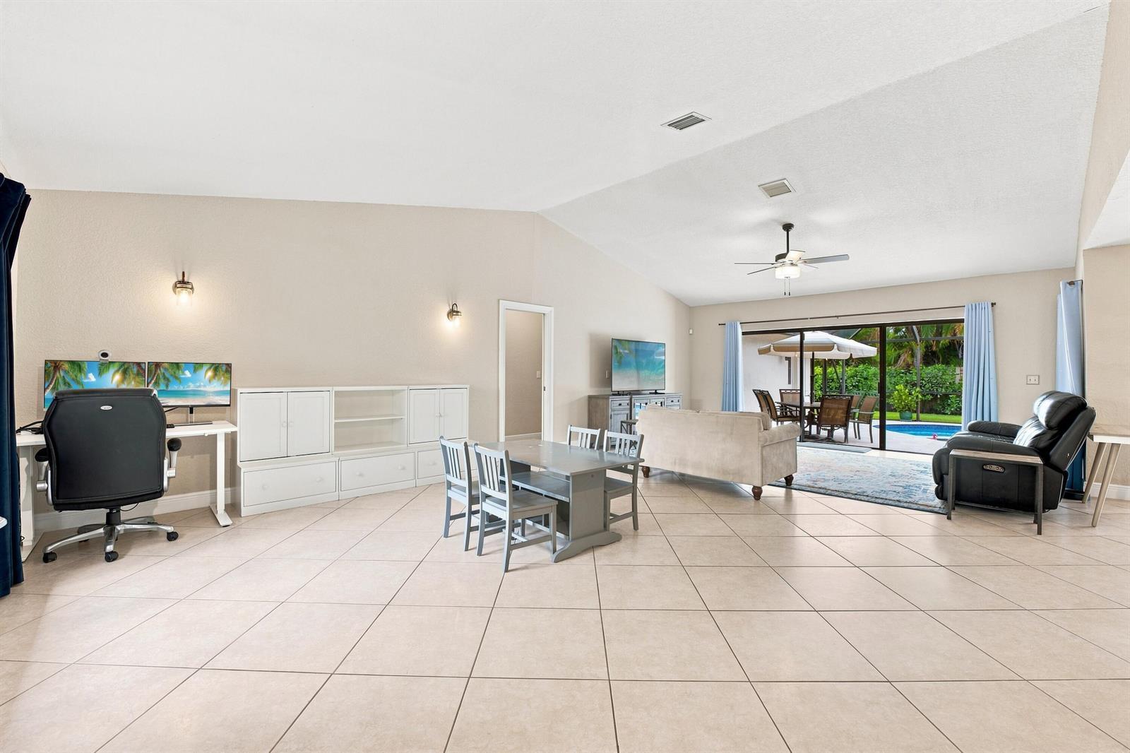 10666 NW 2ND Place, Coral Springs FL 33071 photo 4