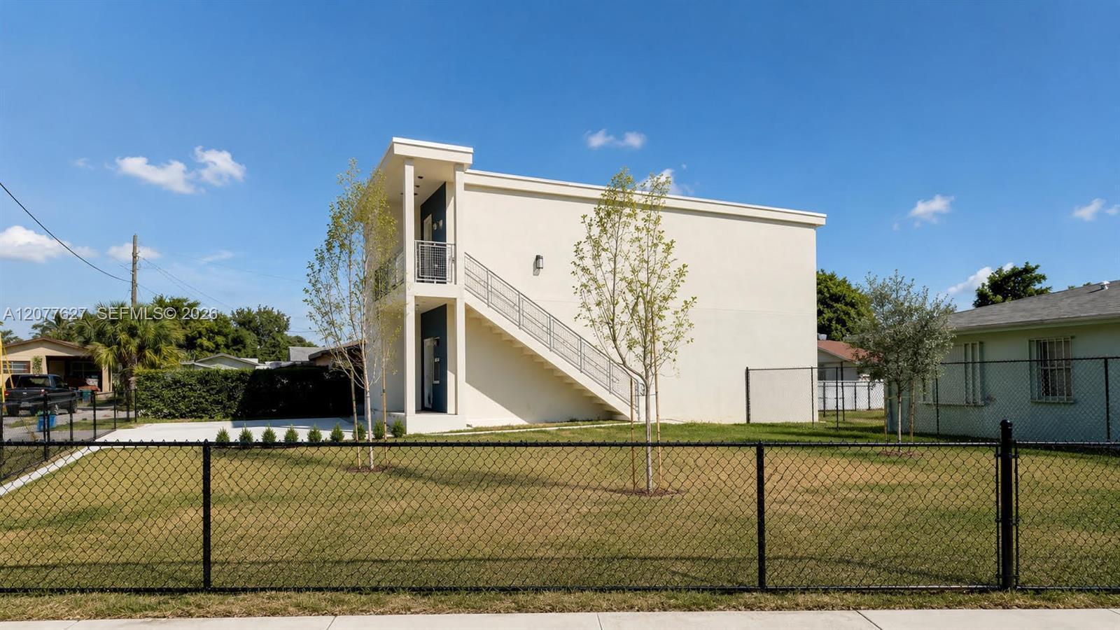 526 NW 6th St, Hallandale Beach FL 33009 photo 4