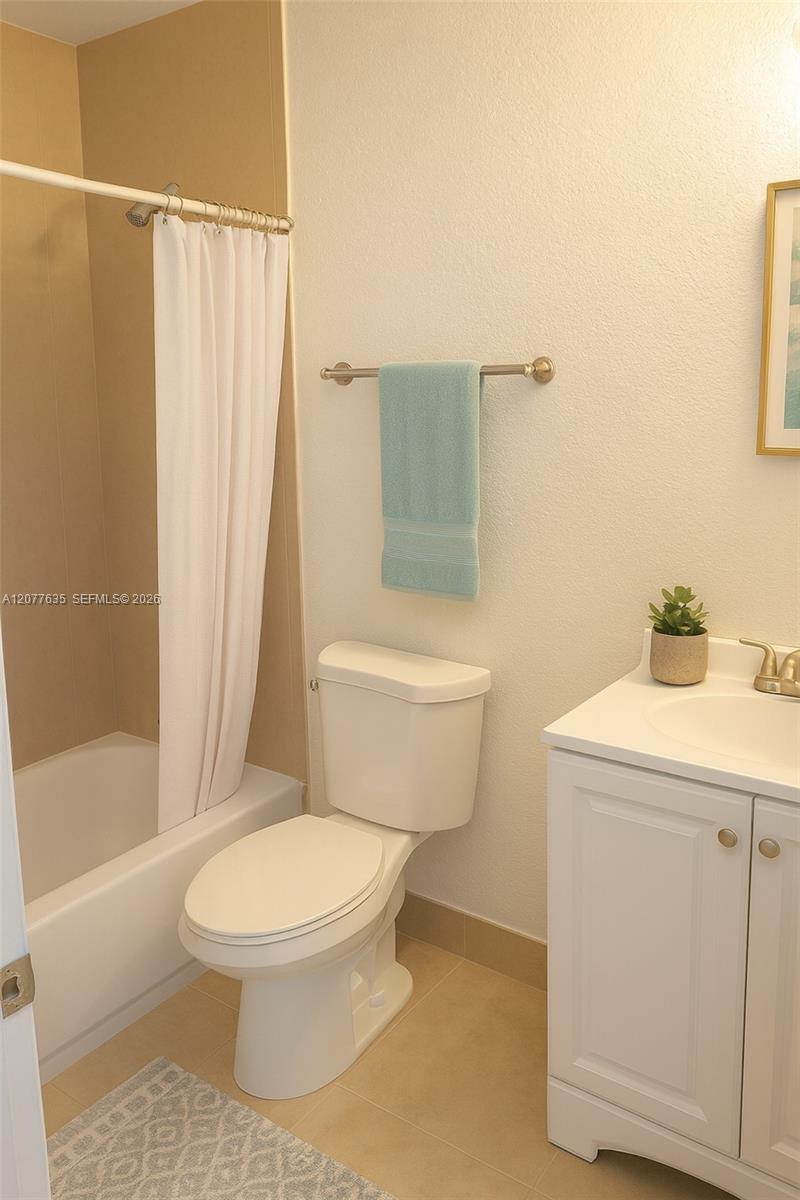 318 NE 166th St # 318, Miami FL 33162 photo 3