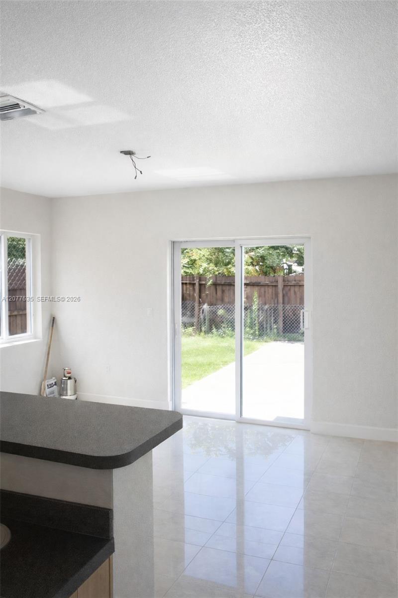 318 NE 166th St # 318, Miami FL 33162 photo 5