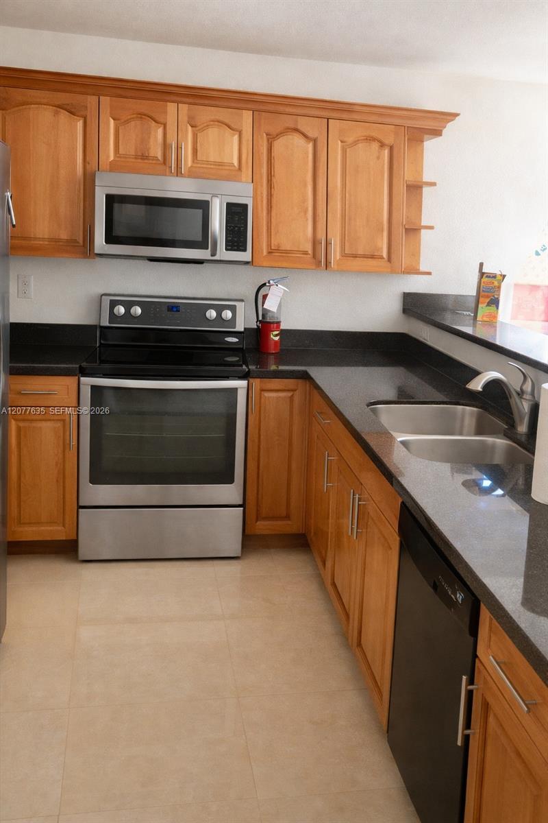 318 NE 166th St # 318, Miami FL 33162 photo 4