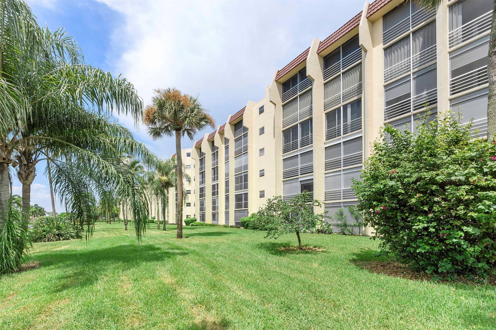 3590 Via Poinciana # 107, Lake Worth FL 33467 photo 2
