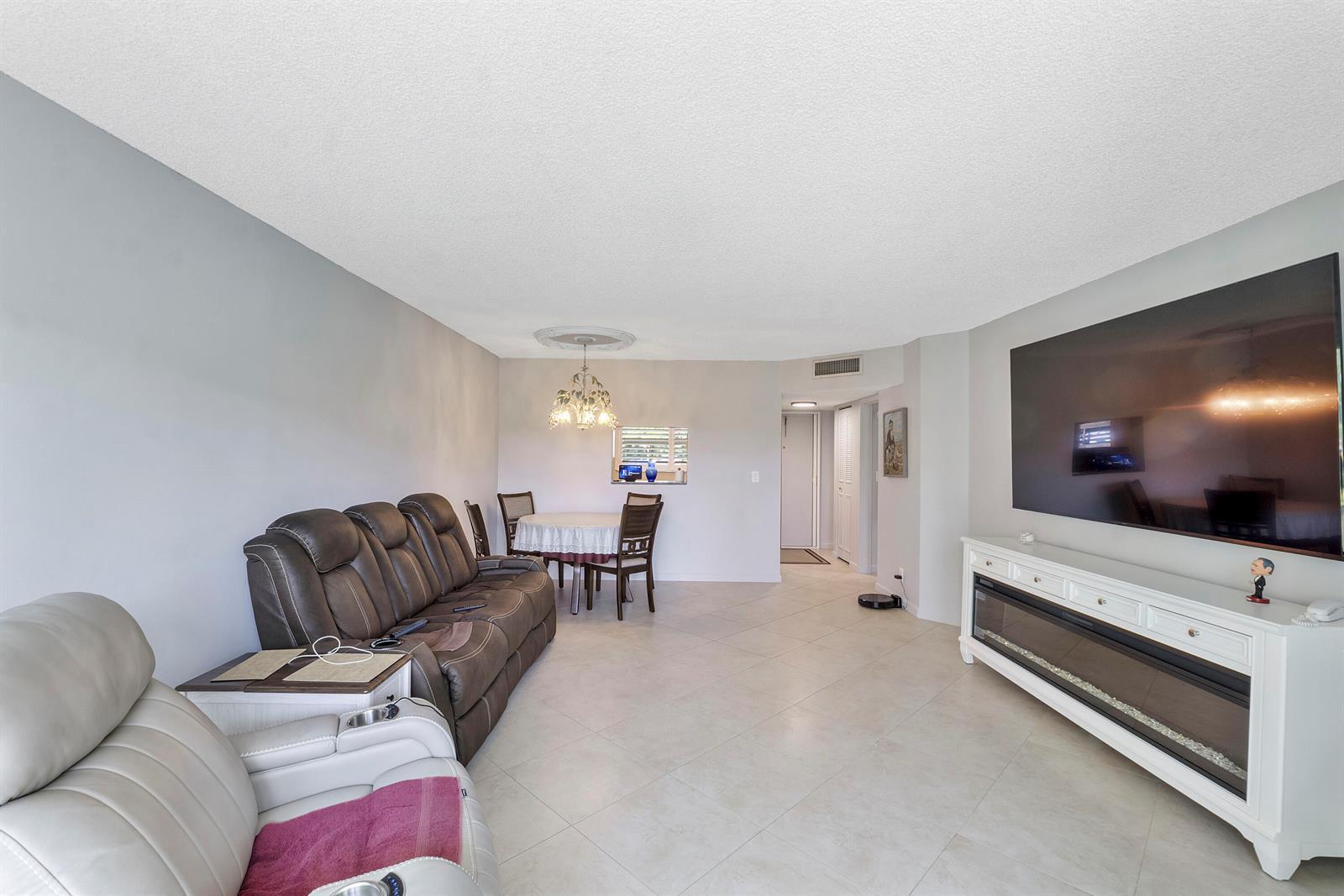 3590 Via Poinciana # 107, Lake Worth FL 33467 photo 3