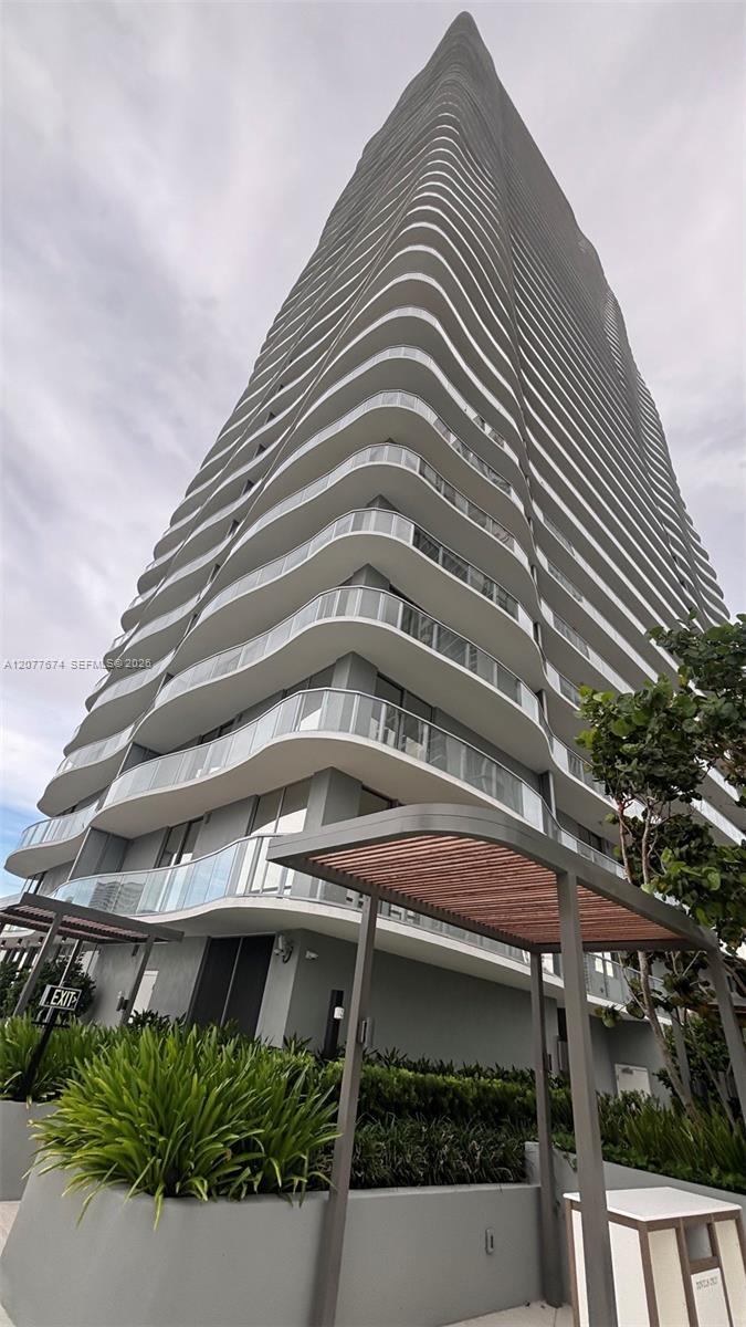 1400 Biscayne Blvd # 2106, Miami FL 33132 photo 2