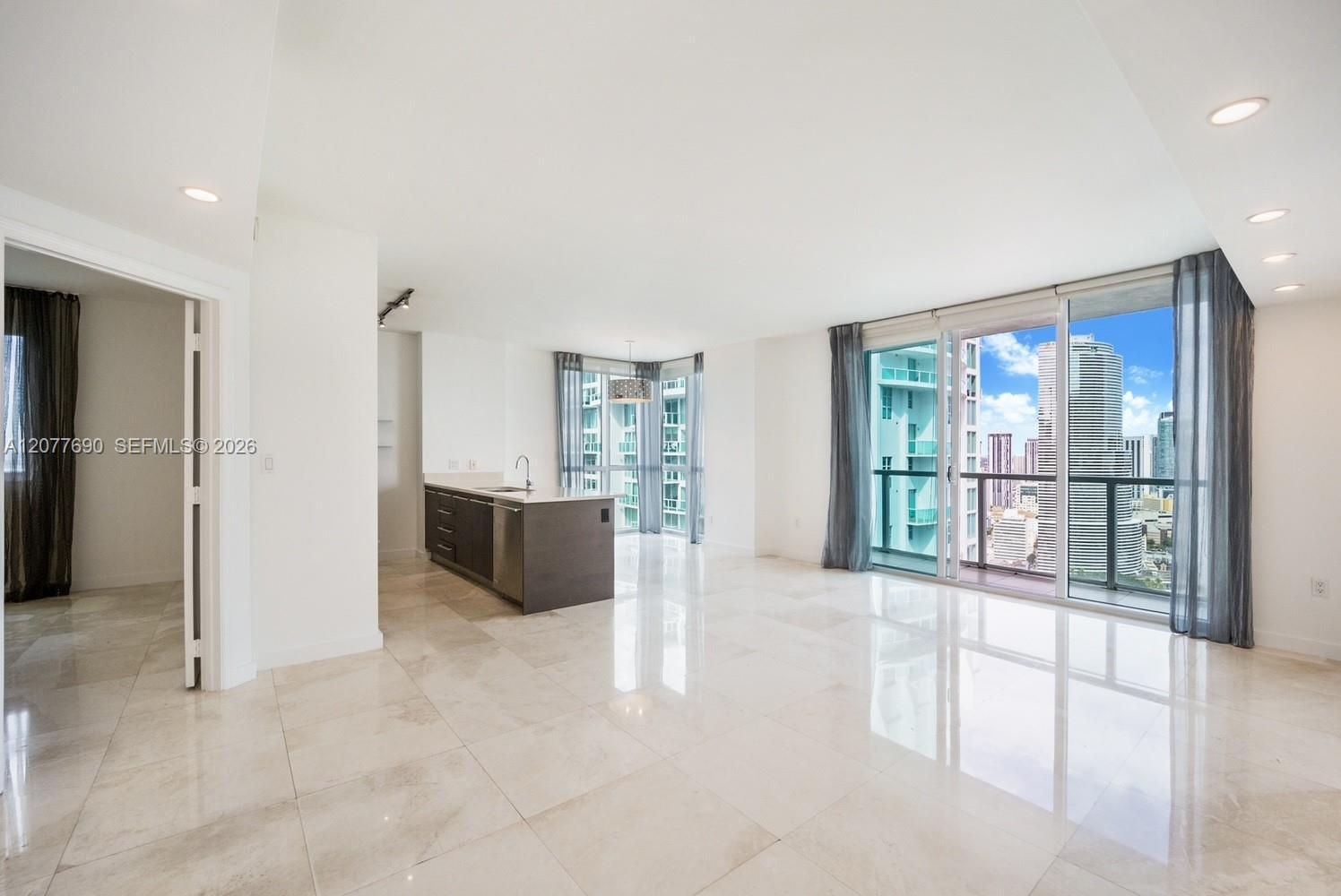 55 SE 6th St # 3901, Miami FL 33131 photo 2