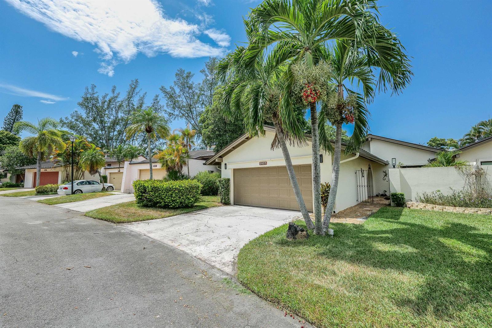 3457 SPRING BLUFF Place # 14, Lauderhill FL 33319 photo 3