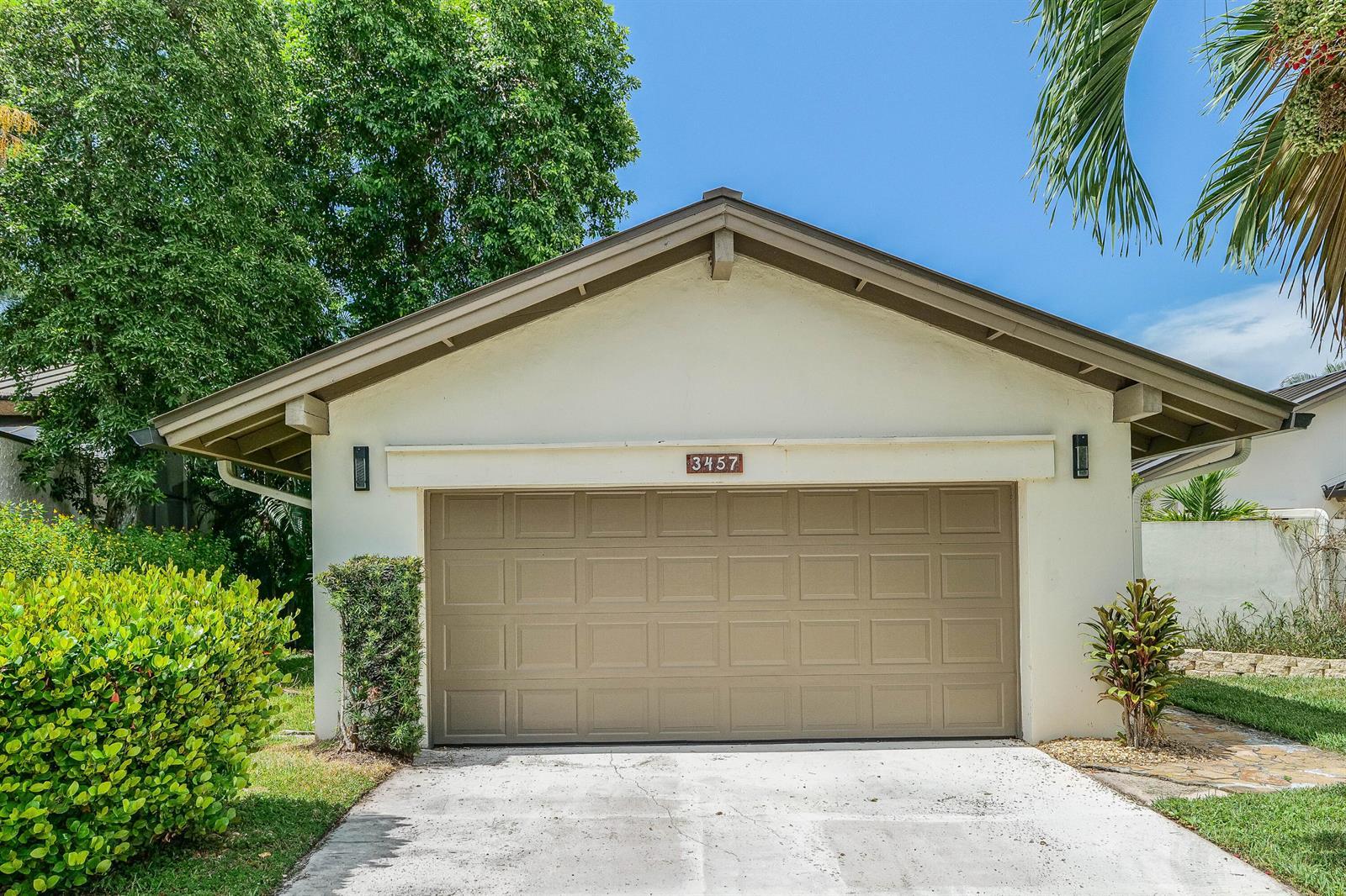 3457 SPRING BLUFF Place # 14, Lauderhill FL 33319 photo 4