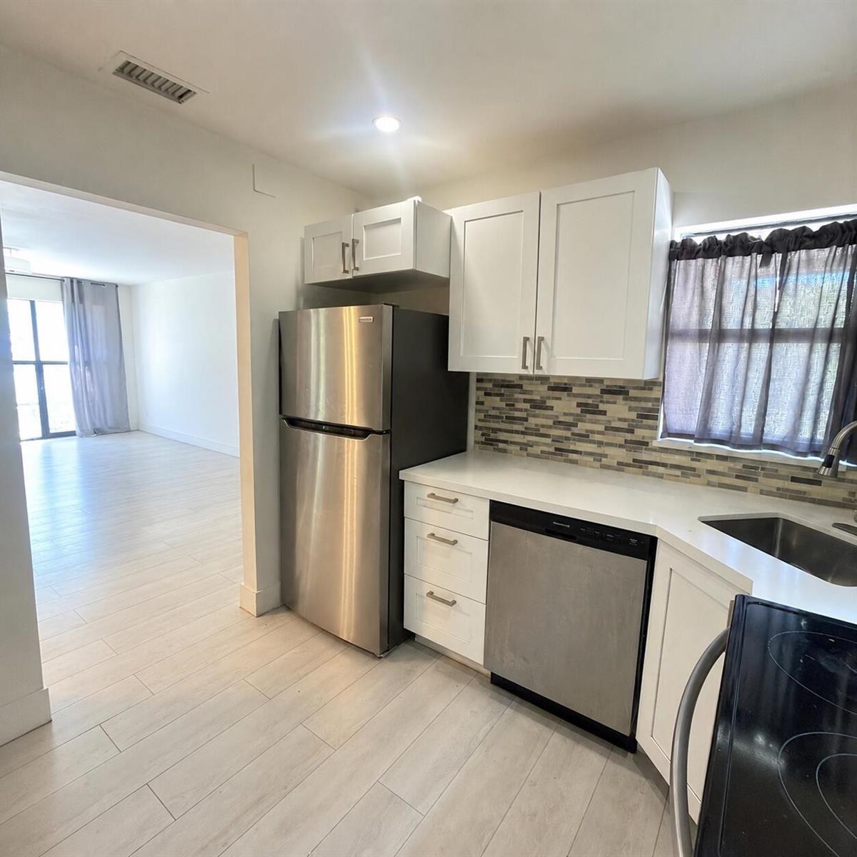 2540 N CARAMBOLA Circle N # 1831, Coconut Creek FL 33066 photo 3