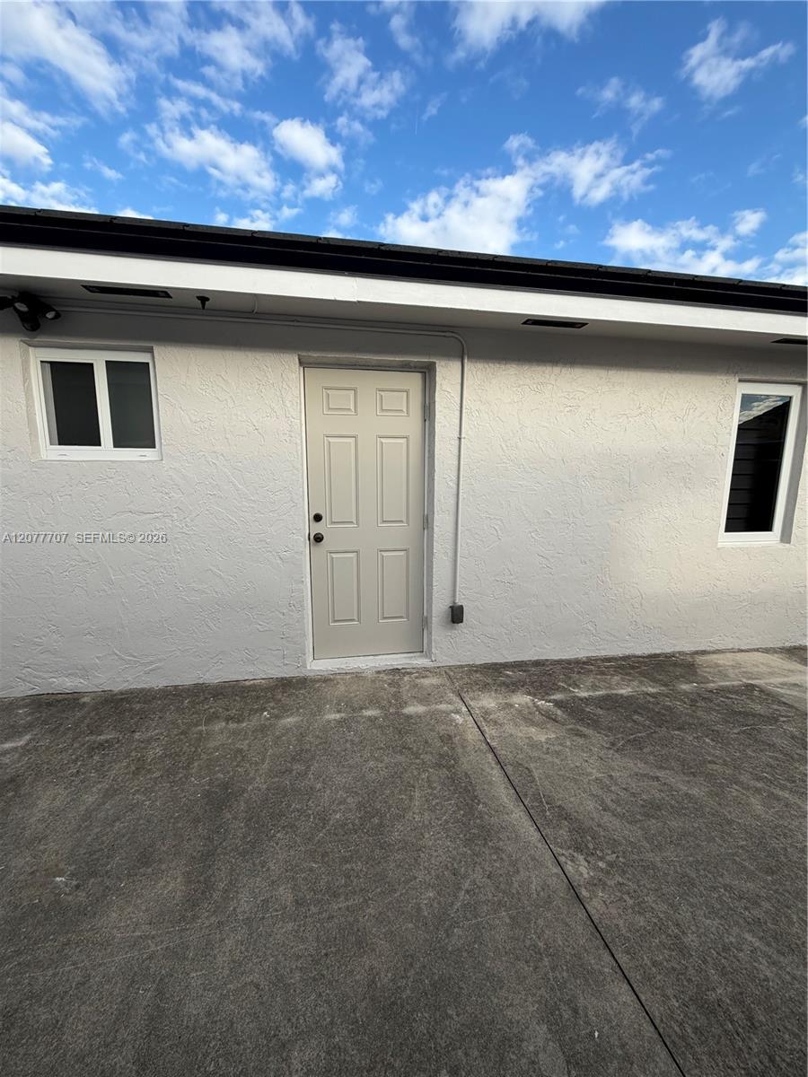 2658 W 74th Ter, Hialeah FL 33016 photo 3