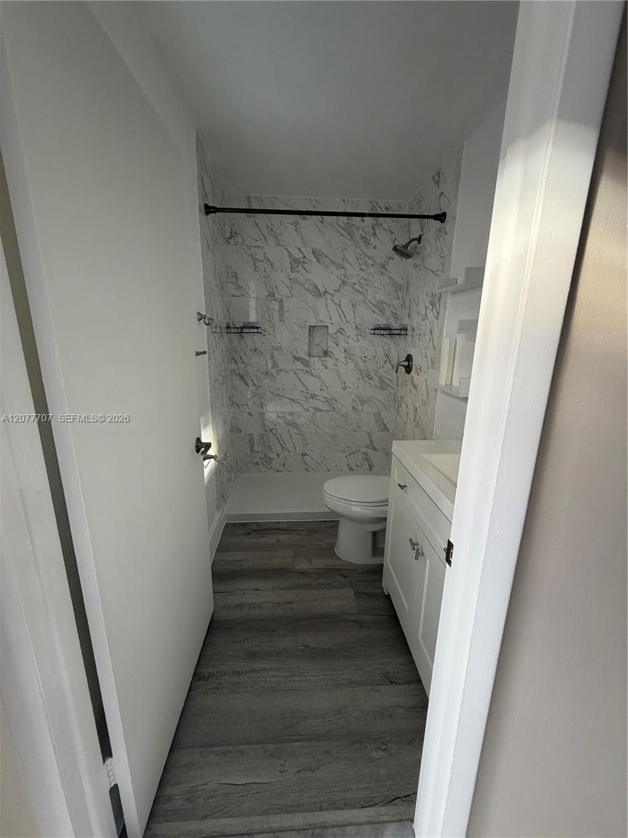 2658 W 74th Ter, Hialeah FL 33016 photo 5