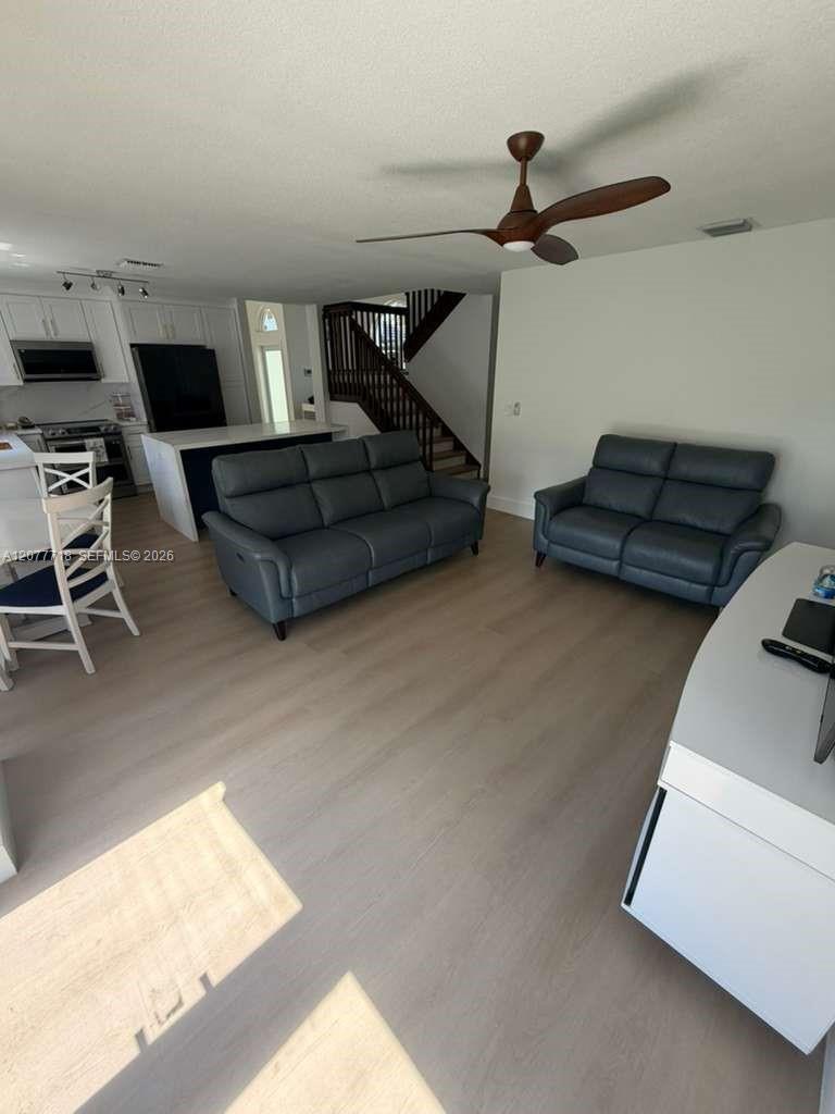1920 NW 182nd Ter, Pembroke Pines FL 33029 photo 5