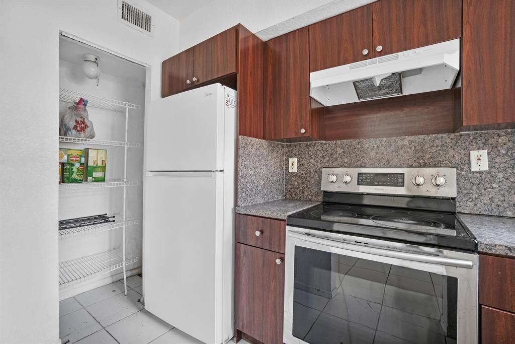 306 NW 84th Terrace # 306, Miami FL 33150 photo 3