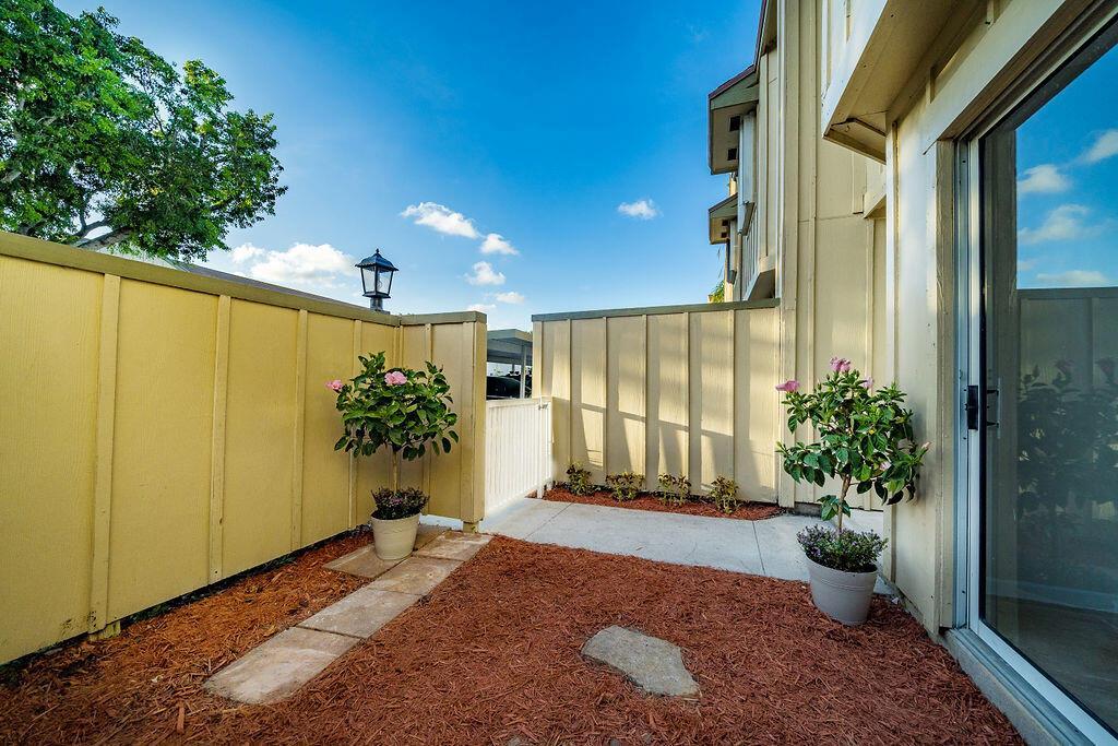 6207 Riverwalk Lane # 5, Jupiter FL 33458 photo 2