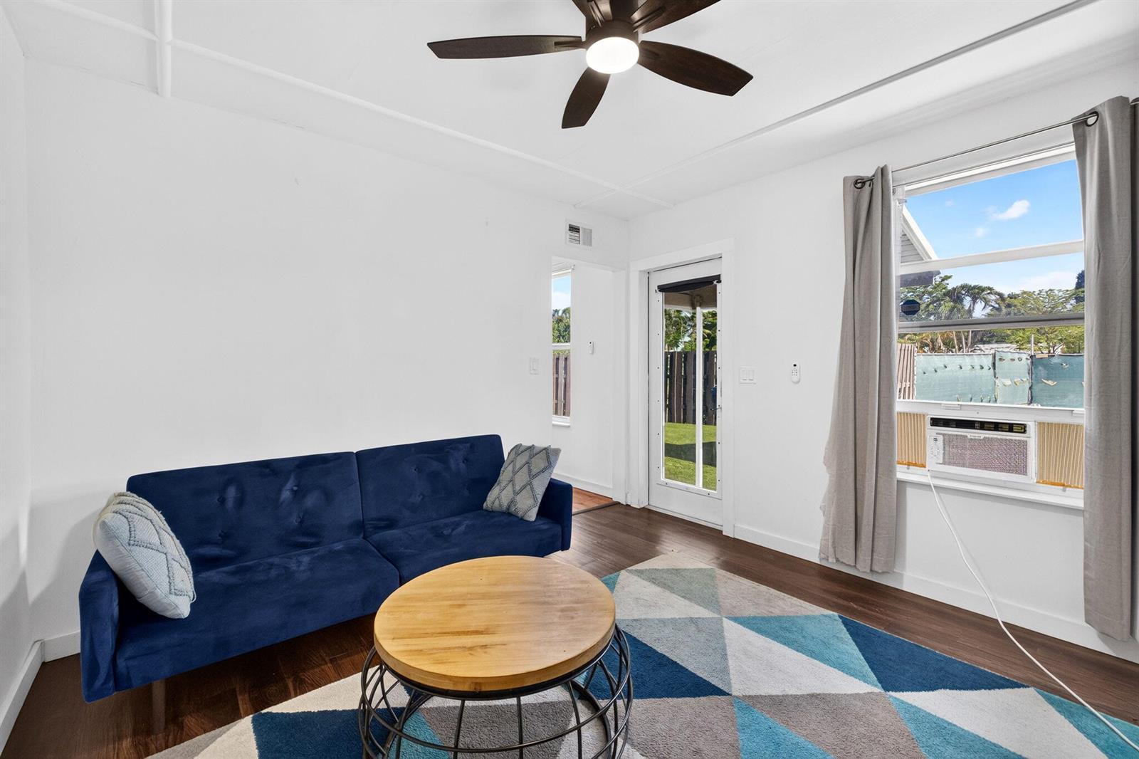 2702 NE 9TH Avenue, Wilton Manors FL 33334 photo 3