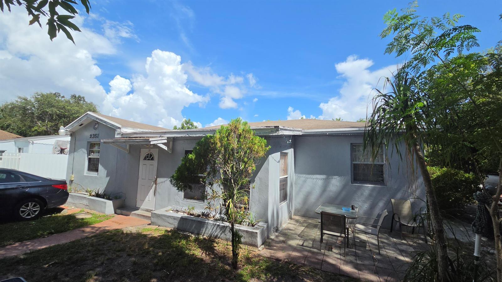 2351 NW 104TH Terrace, Miami FL 33147 photo 2