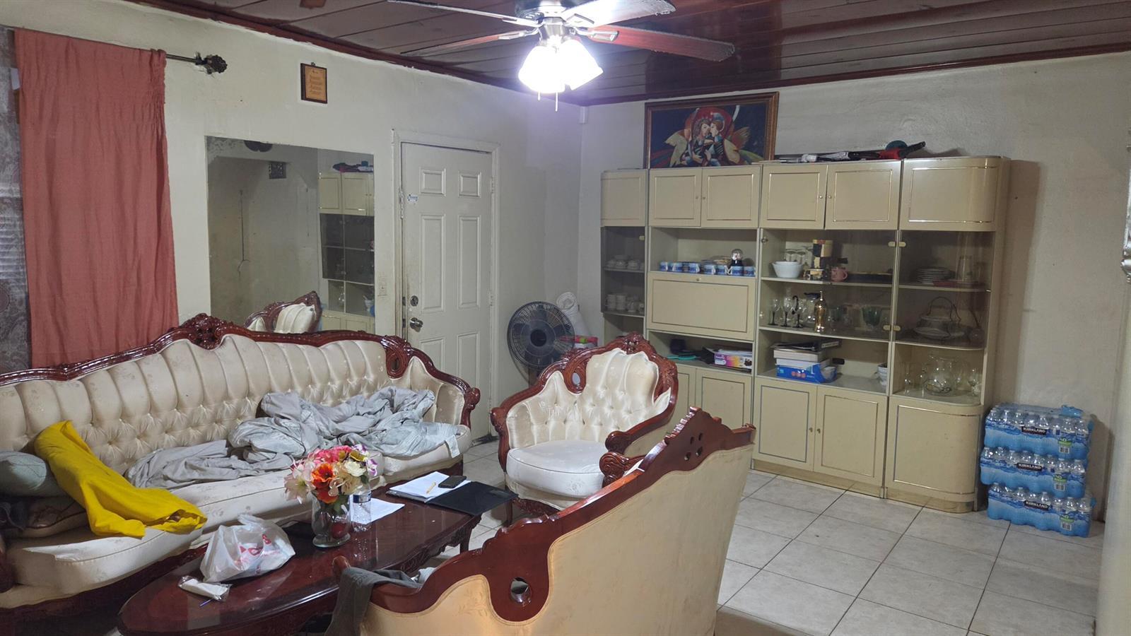 2351 NW 104TH Terrace, Miami FL 33147 photo 4