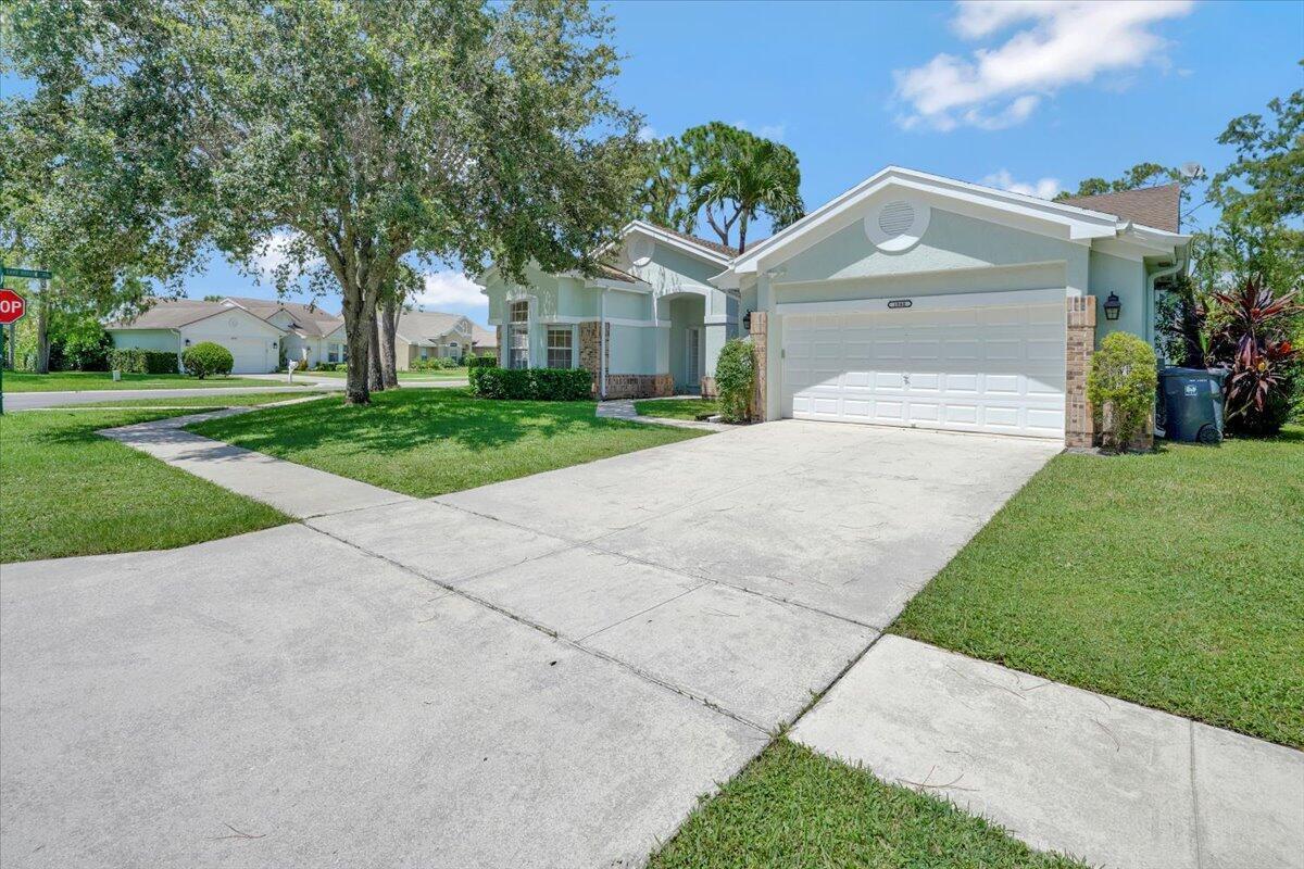 1040 WILD CHERRY Lane, Wellington FL 33414 photo 2