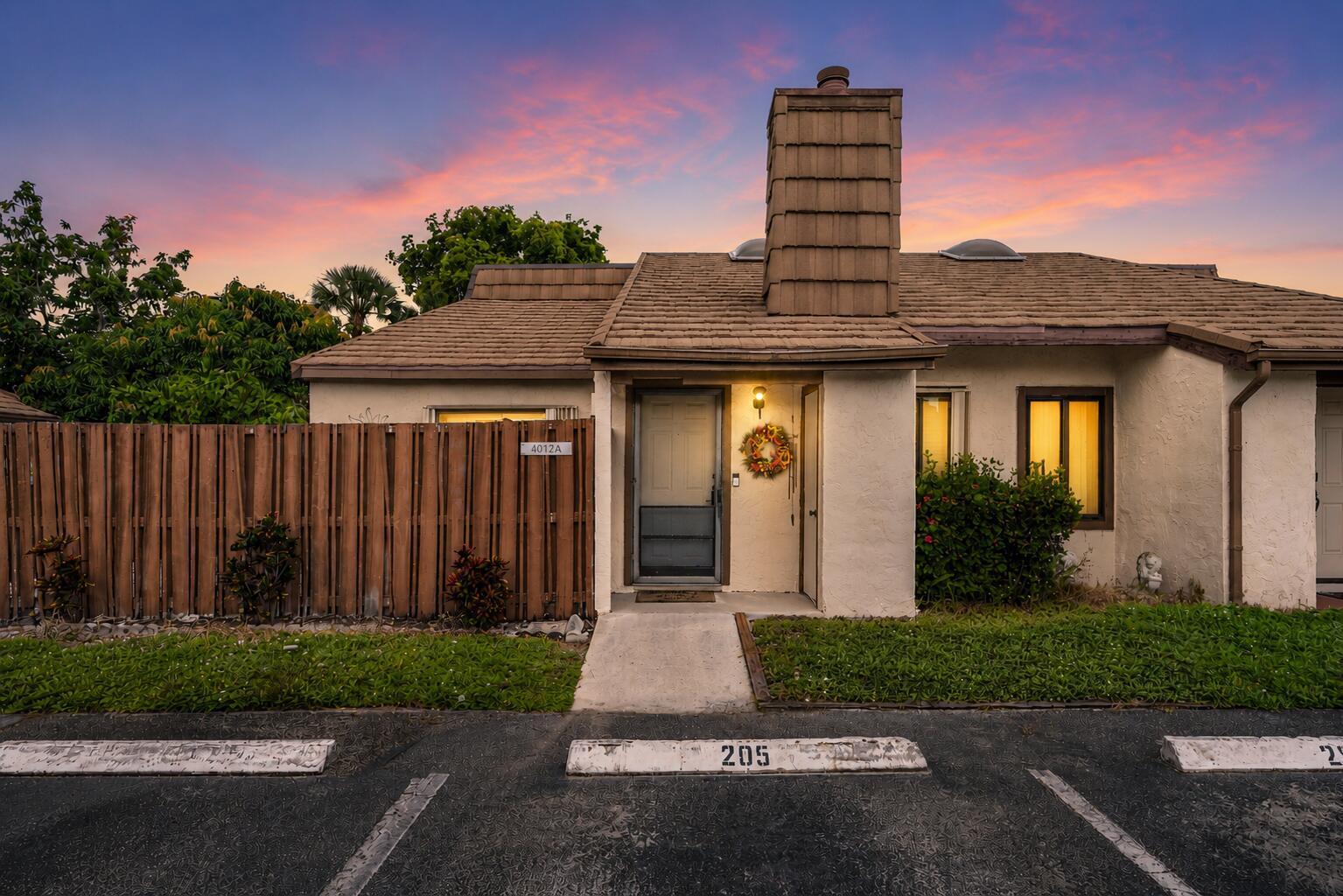 4012 Palm Bay Circle # A, West Palm Beach FL 33406