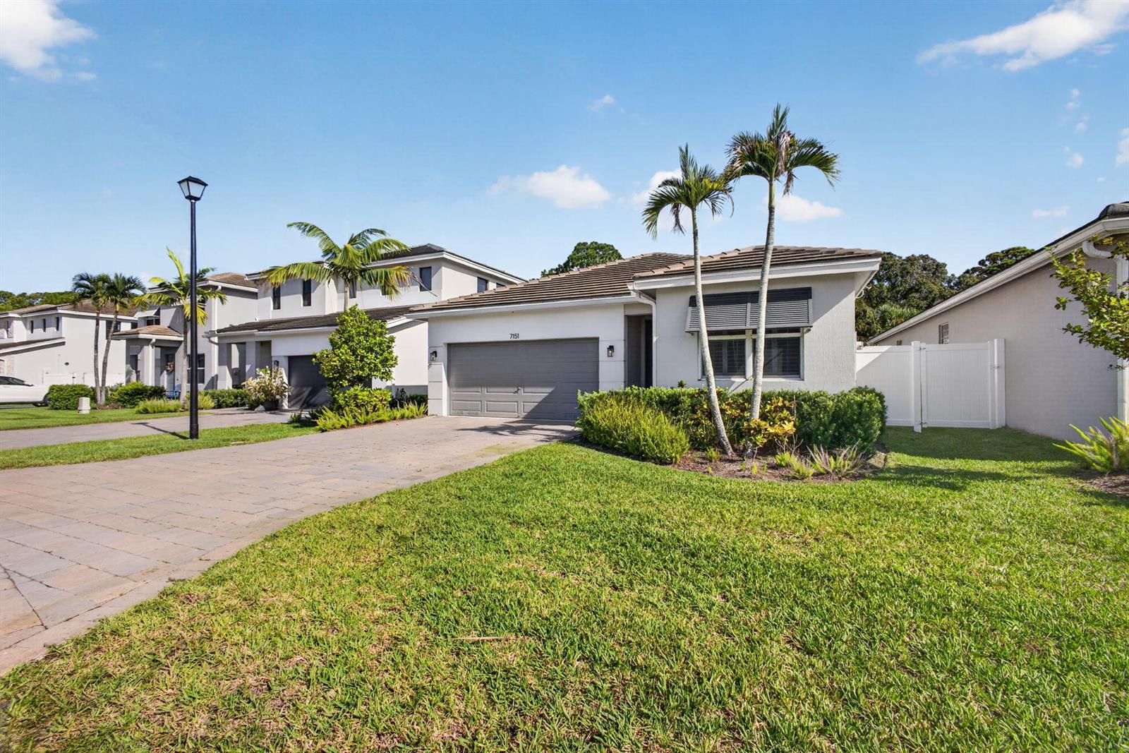 7151 Rockwood Road, Jupiter FL 33458 photo 2