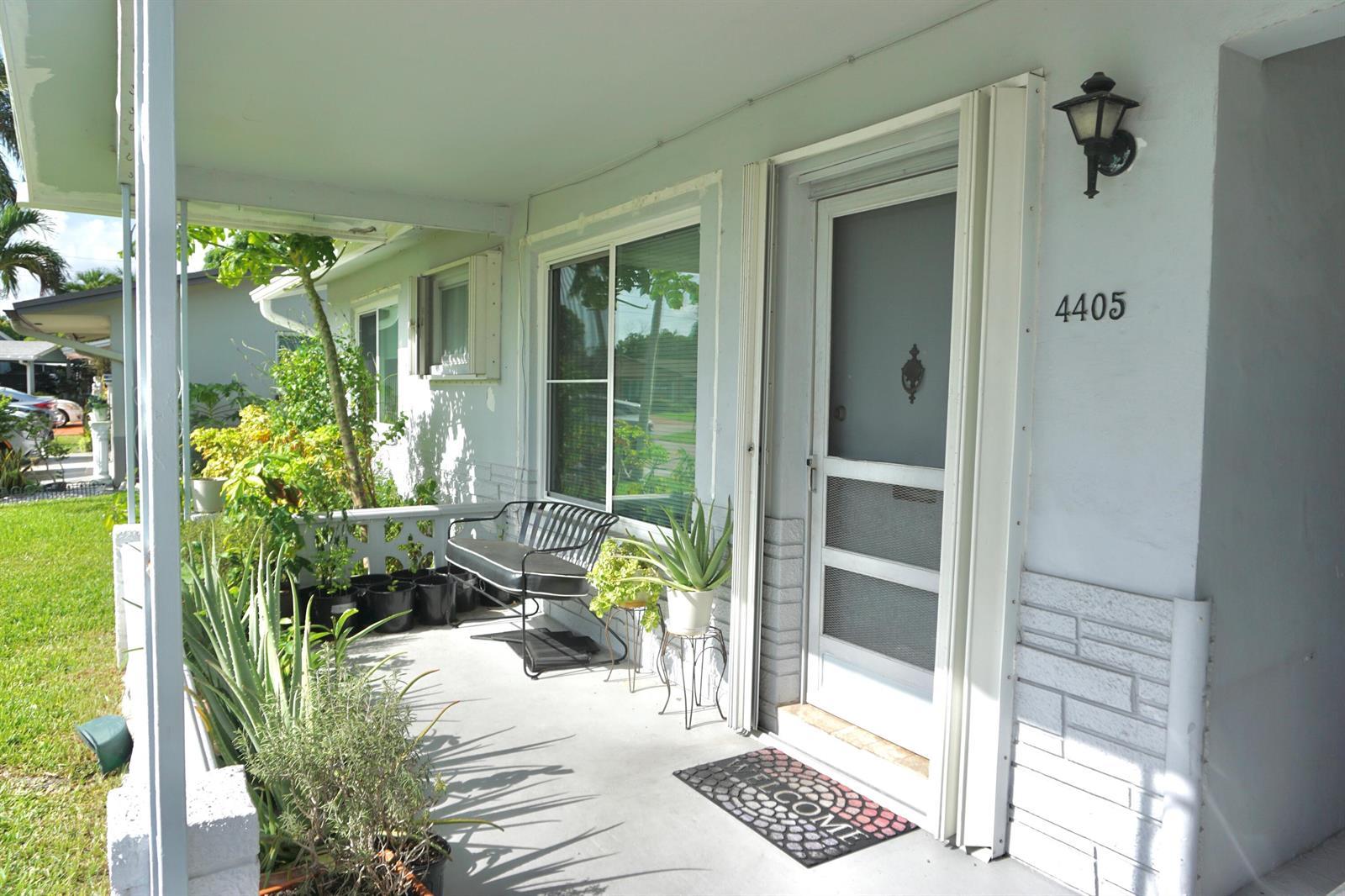 4405 NW 48th Avenue, Tamarac FL 33319 photo 2